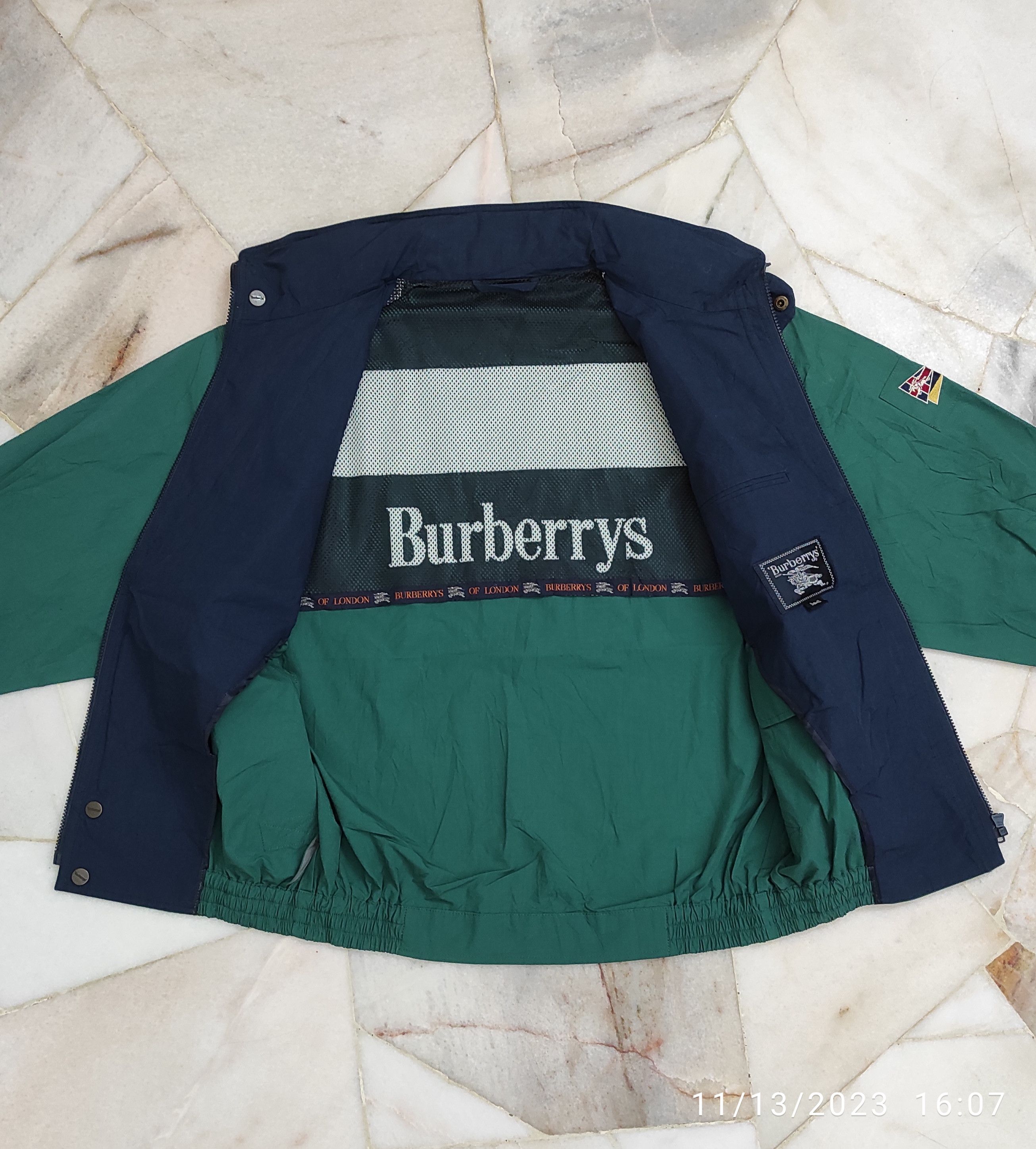 Burberry Archive 90's BURBERRYS SPORTS JACKET WITH PEAKED HOODIE Size US S / EU 44-46 / 1 - 3 Thumbnail