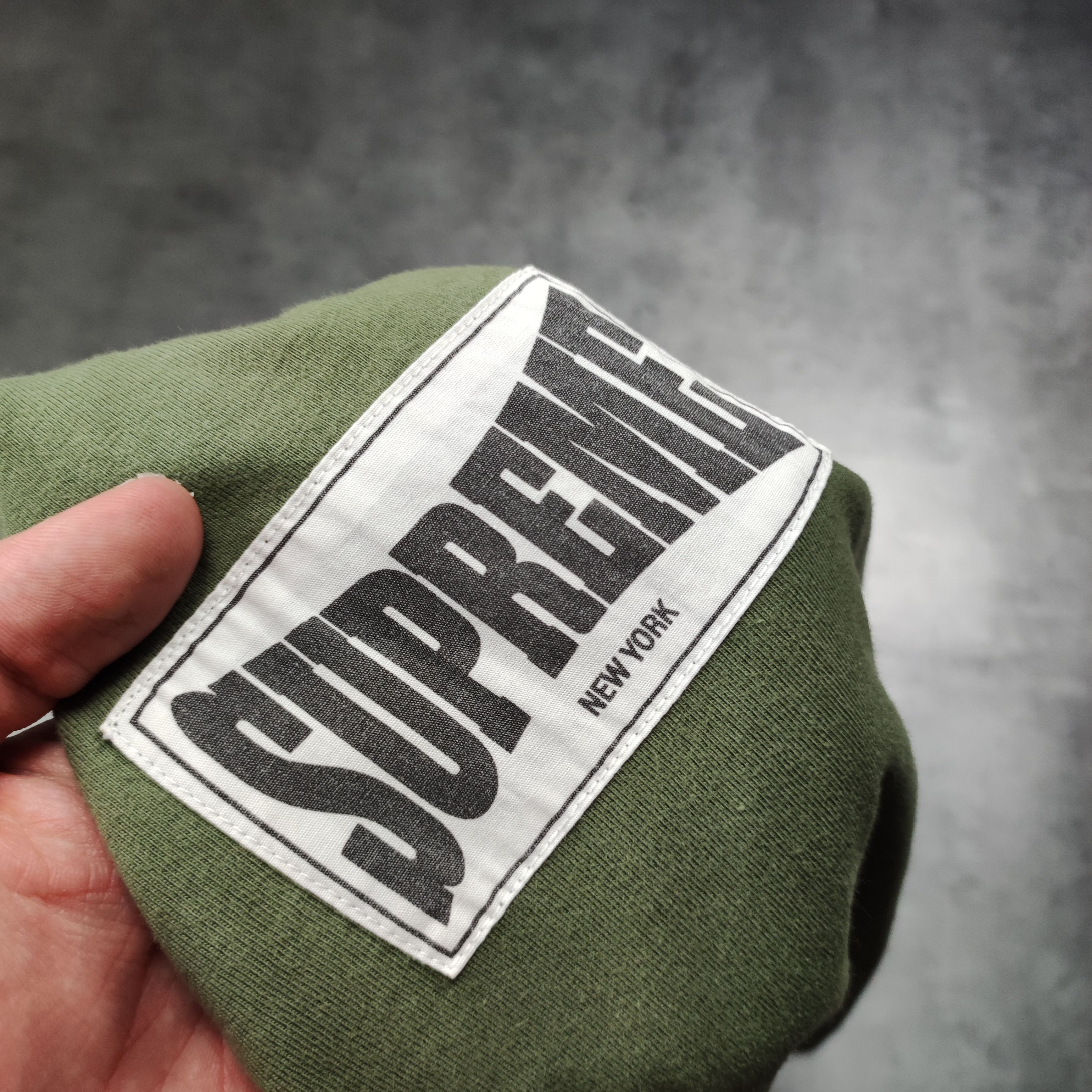Supreme RARE Streetwear Supreme New York Patch Khaki Longsleeve Size US L / EU 52-54 / 3 - 5 Thumbnail