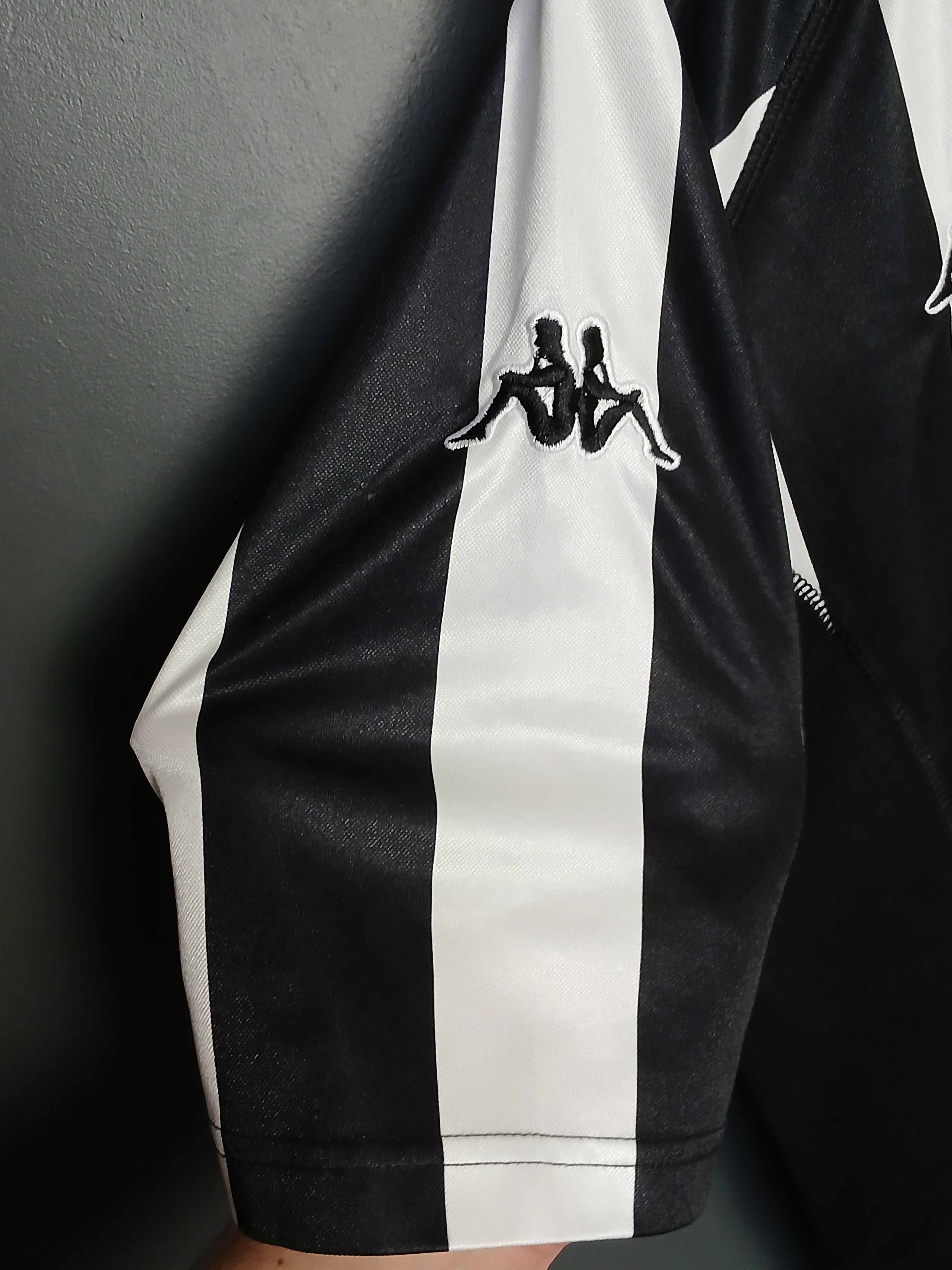 Other Partizan Belgrade 2003/2004 Home Football Jersey T-Shirt Size US M / EU 48-50 / 2 - 4 Thumbnail