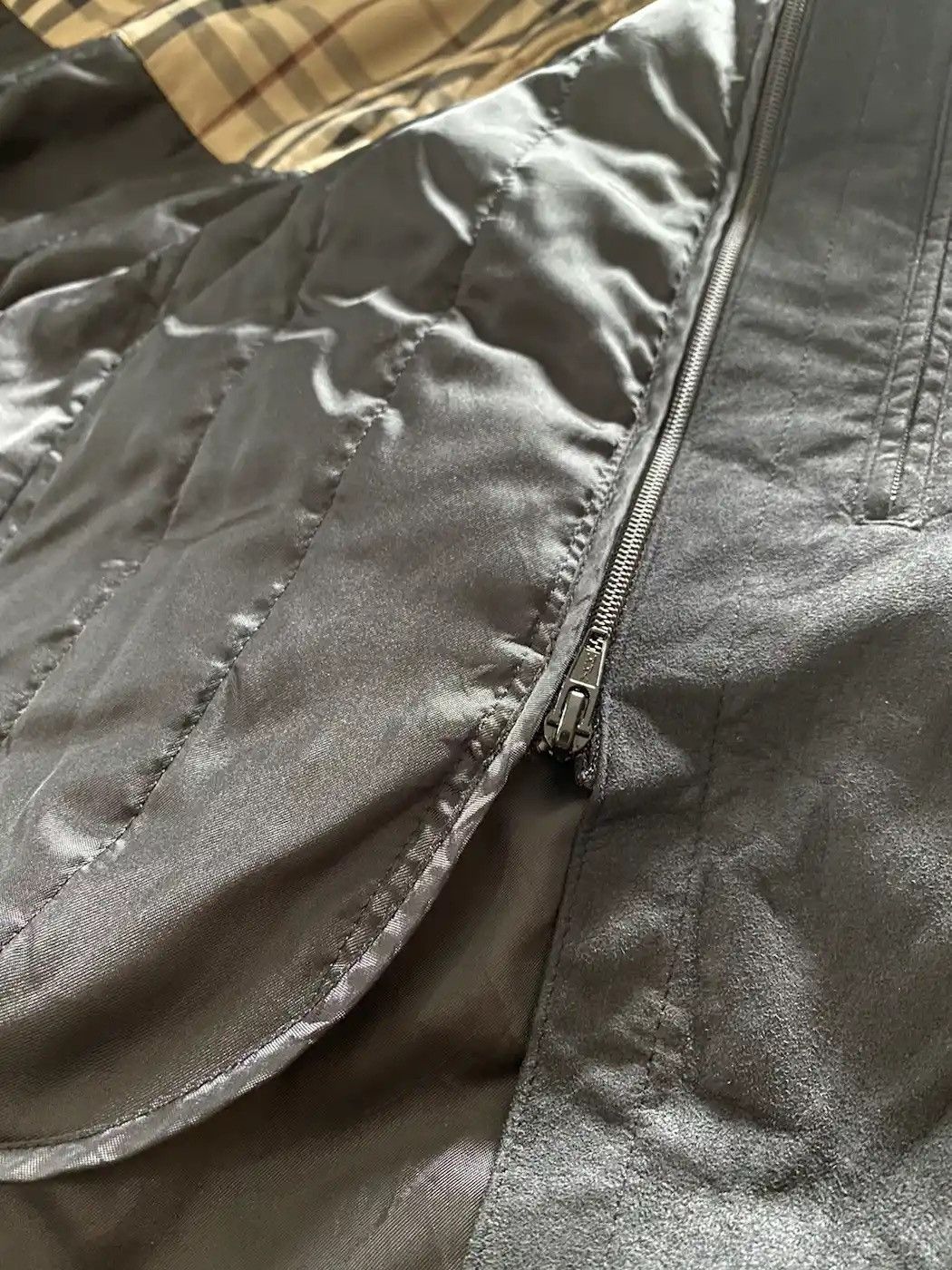 Burberry × Vintage Vintage Burberry Nova Check Velvet Bomber Jacket Size US L / EU 52-54 / 3 - 10 Thumbnail