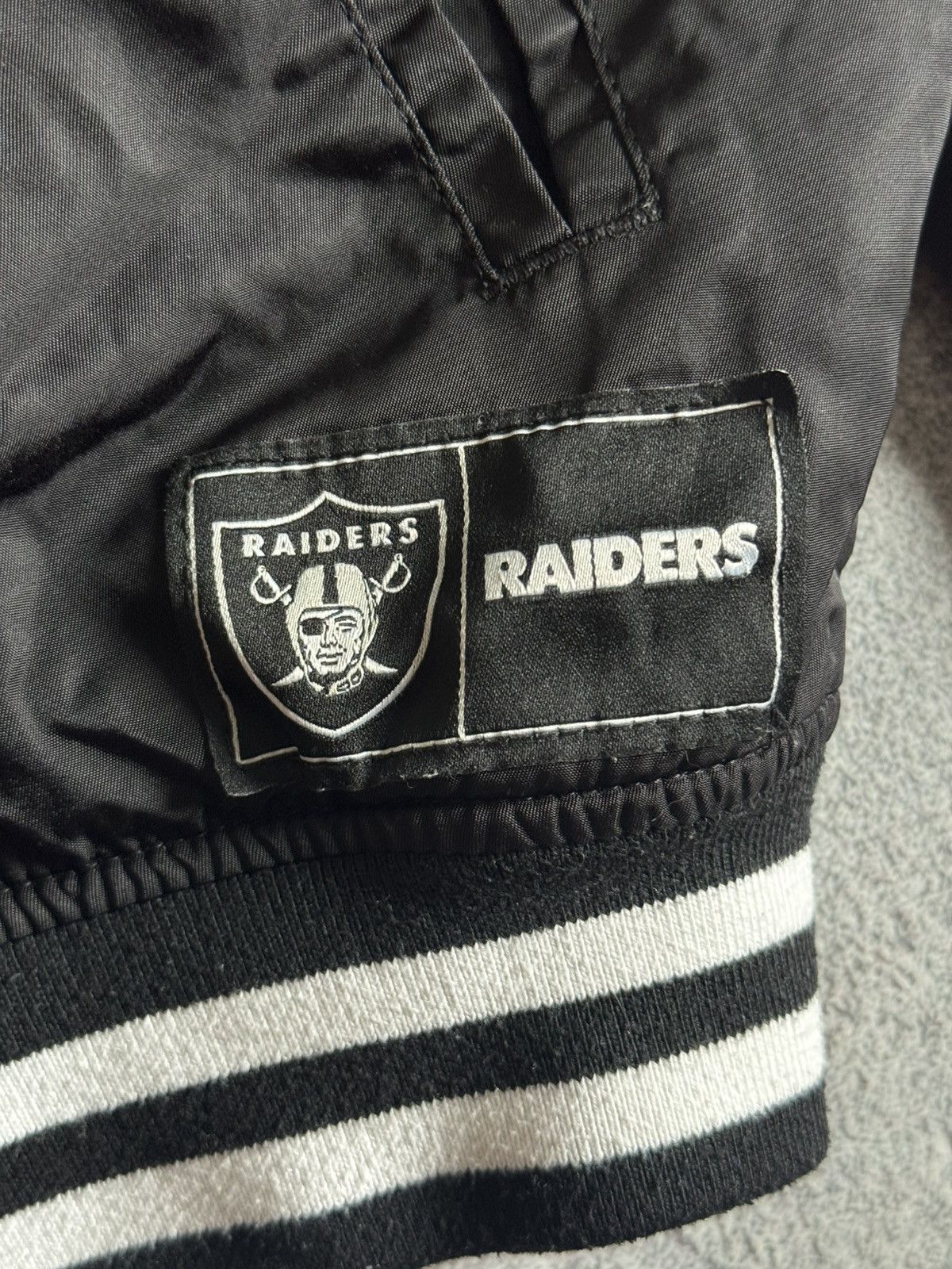 NFL Raiders NFL Las Vegas raider nation bomber jacket button up Size US L / EU 52-54 / 3 - 10 Thumbnail