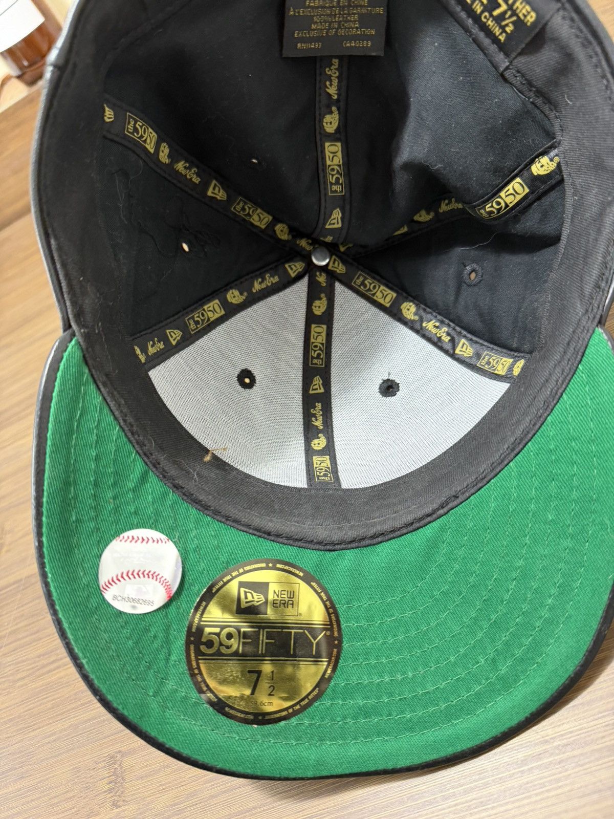 New Era Chicago White Sox Leather Hat Size 7 ½ Size ONE SIZE - 5 Thumbnail