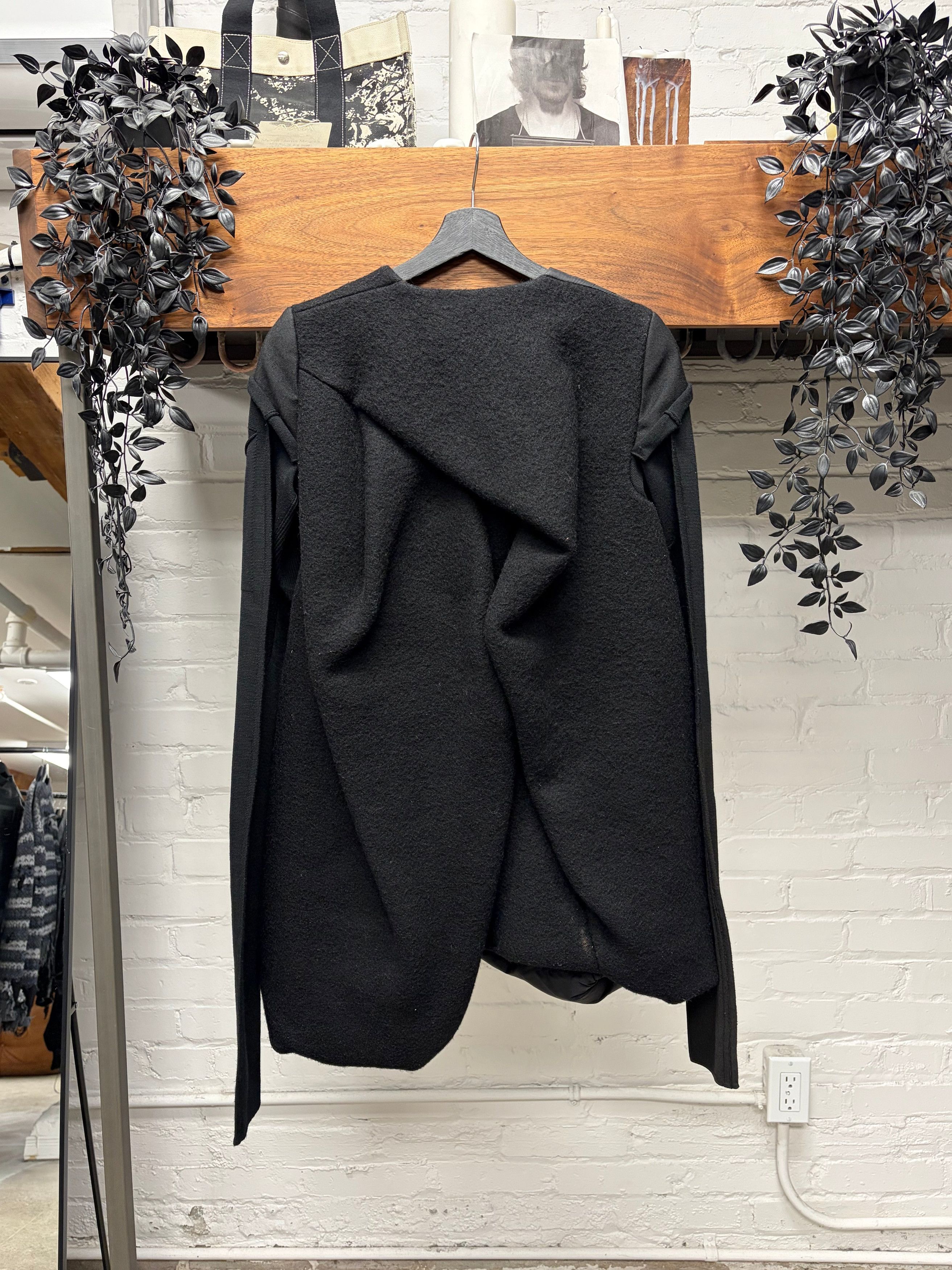 Rick Owens AW2017 Rick Owens ‘Glitter’ Black Runway Asymmetric Wool/Down Filled Jacket Size XS / US 0-2 / IT 36-38 - 5 Thumbnail