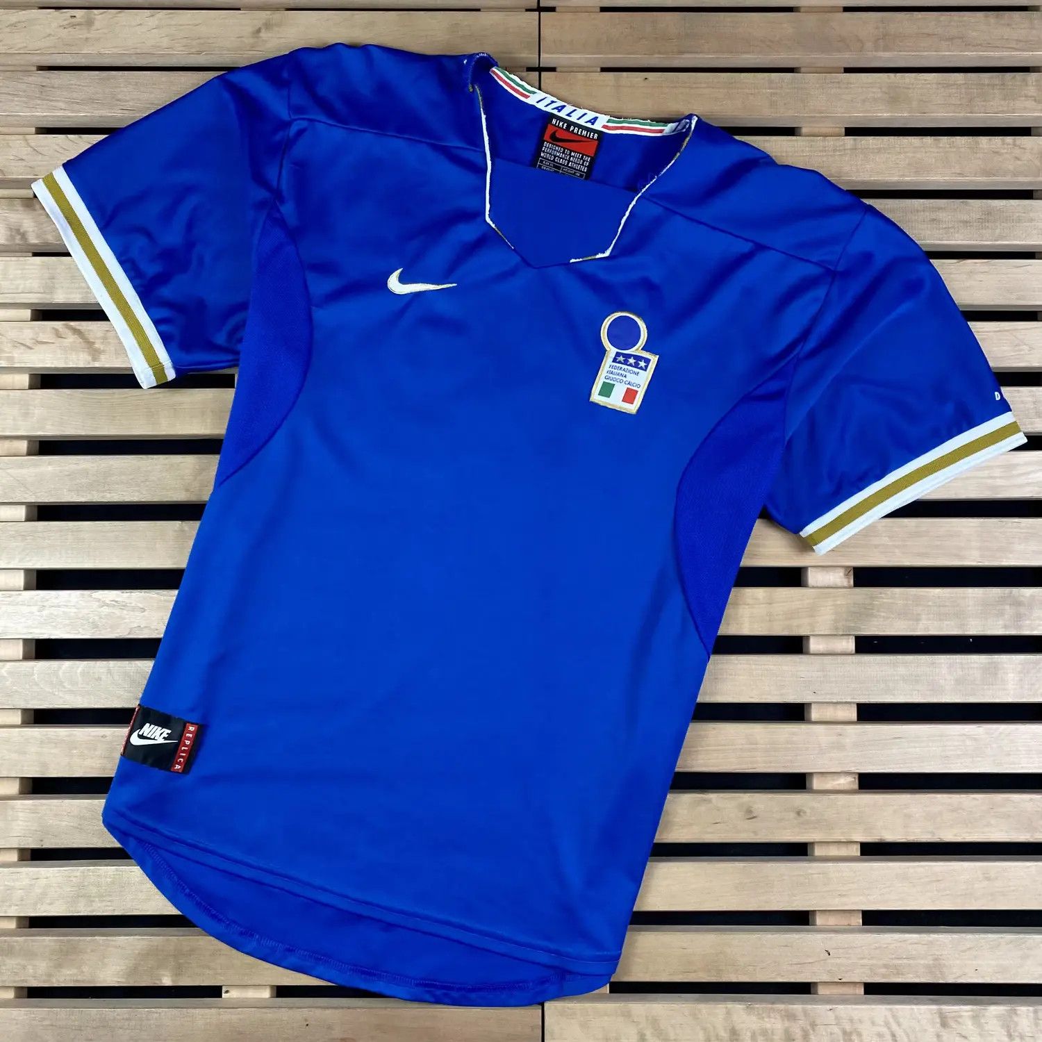 Vintage Men’s Football T-Shirt Jersey Italy Vintage 1996-97 Size XL Size US XL / EU 56 / 4 - 1 Thumbnail