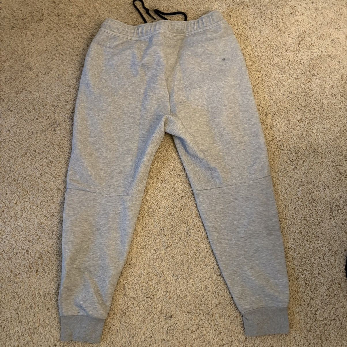 Nike Nike Tech Men's Fleece Jogger Grey Size US 34 / EU 50 - 2 Thumbnail