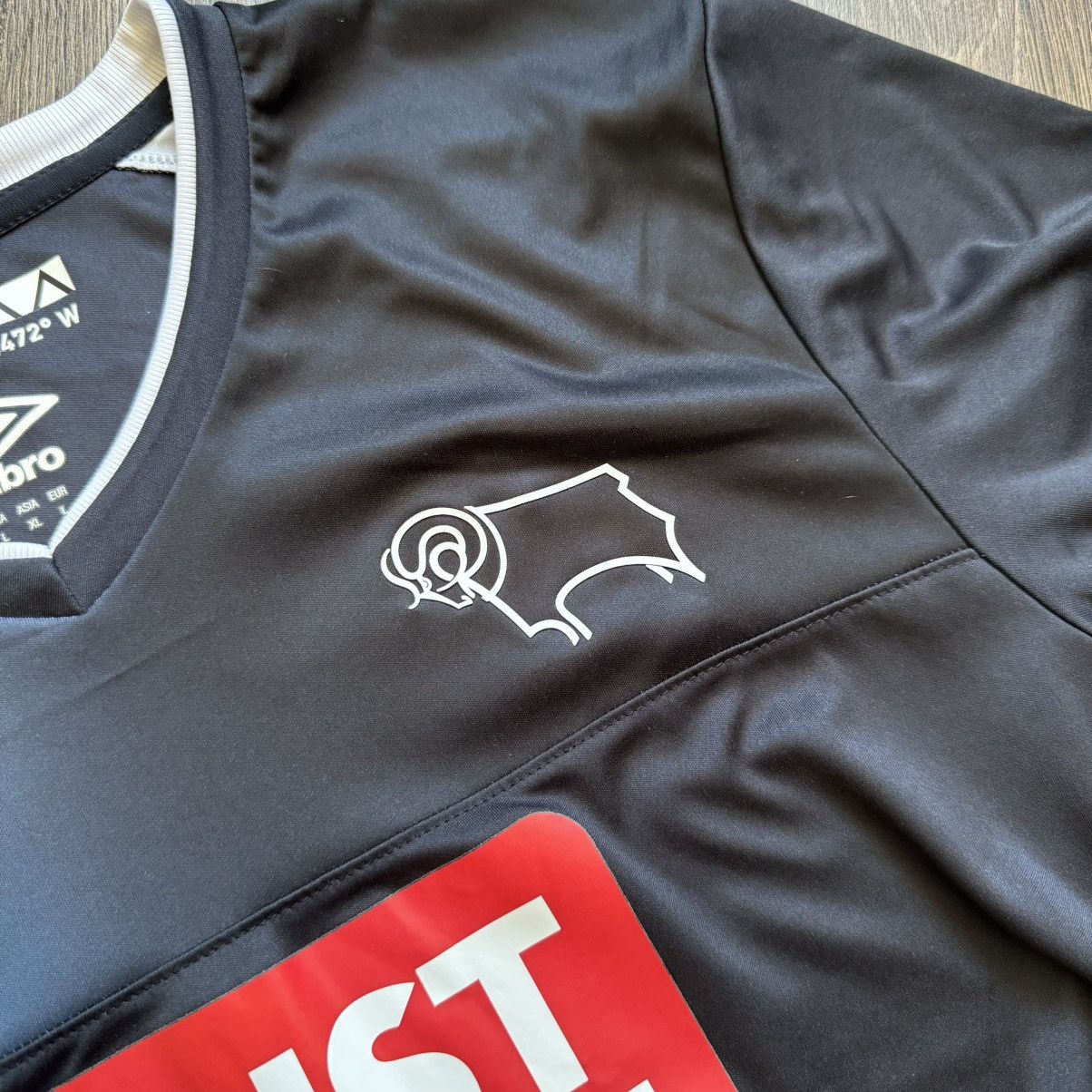 Umbro Umbro Derby County 2016/17 Away Soccer Jersey Size US L / EU 52-54 / 3 - 4 Thumbnail