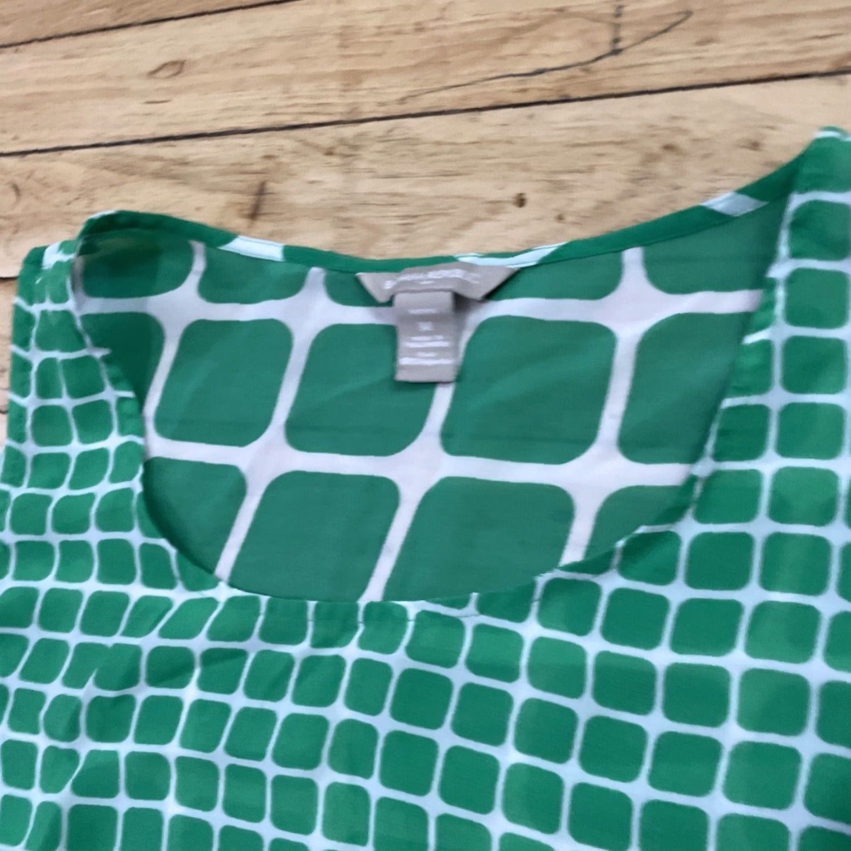 Banana Republic VINTAGE Banana Republic Tank Top Women Petite M Green White Retro 60s Mod Print P M Shirt Womens Size M / US 6-8 / IT 42-44 - 3 Thumbnail