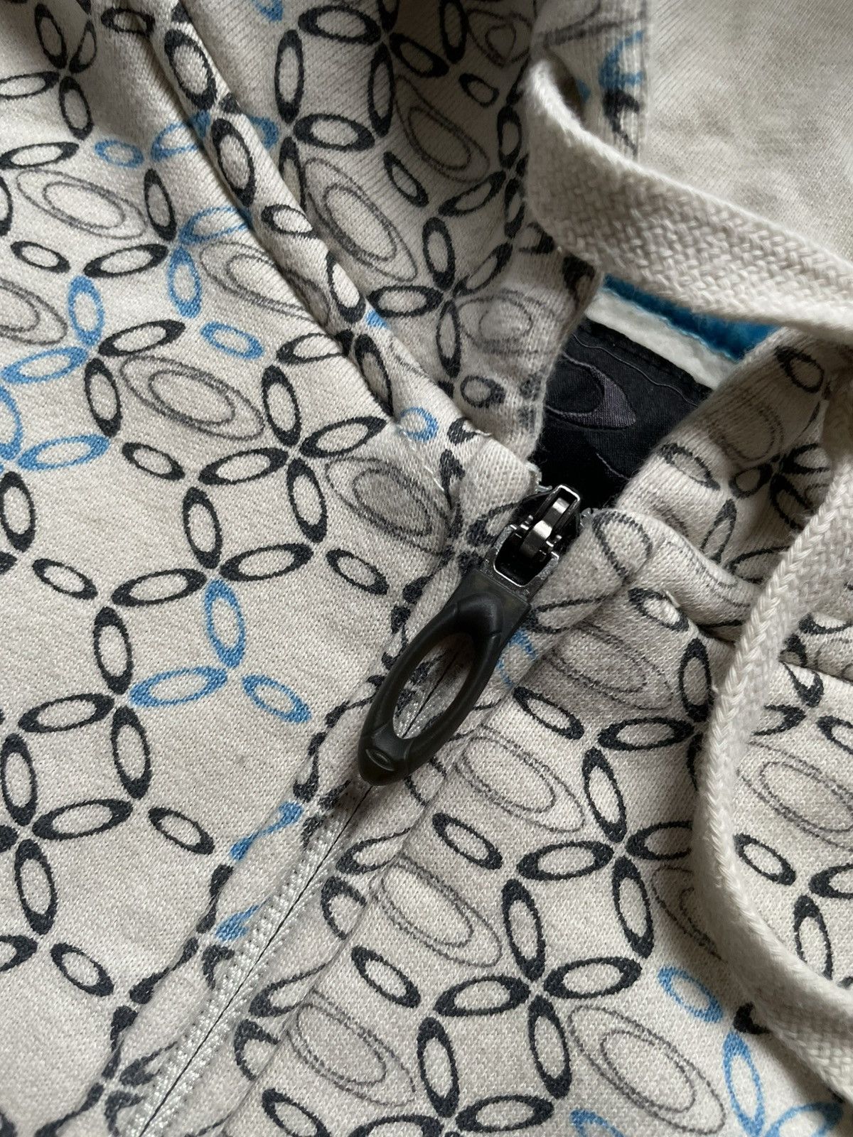 Oakley × Vintage Y2K Vintage Outdoor Oakley Monogram Logo Zip Hoodie Fleece L Size US L / EU 52-54 / 3 - 4 Thumbnail