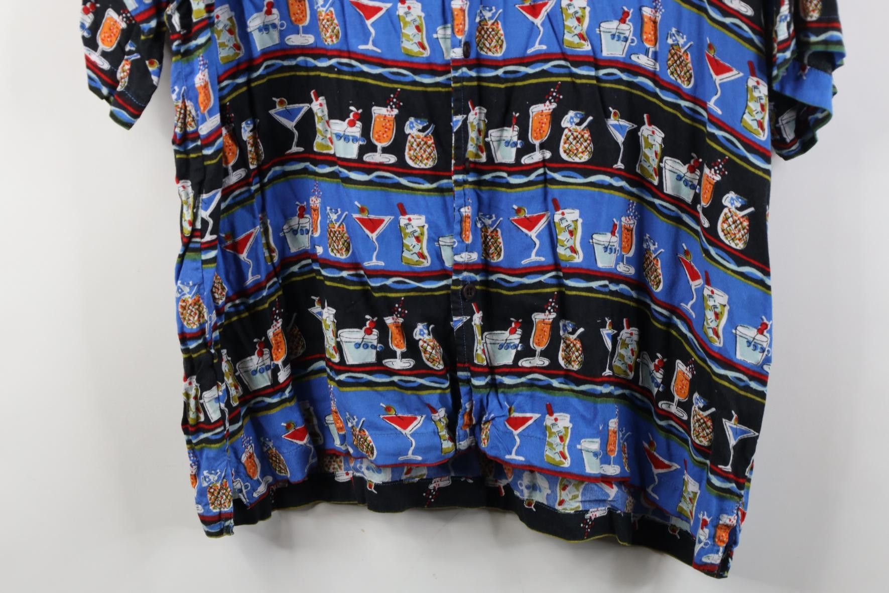 Vintage Vintage 90s Streetwear Gabardine Drinks Button Shirt Size US M / EU 48-50 / 2 - 3 Thumbnail