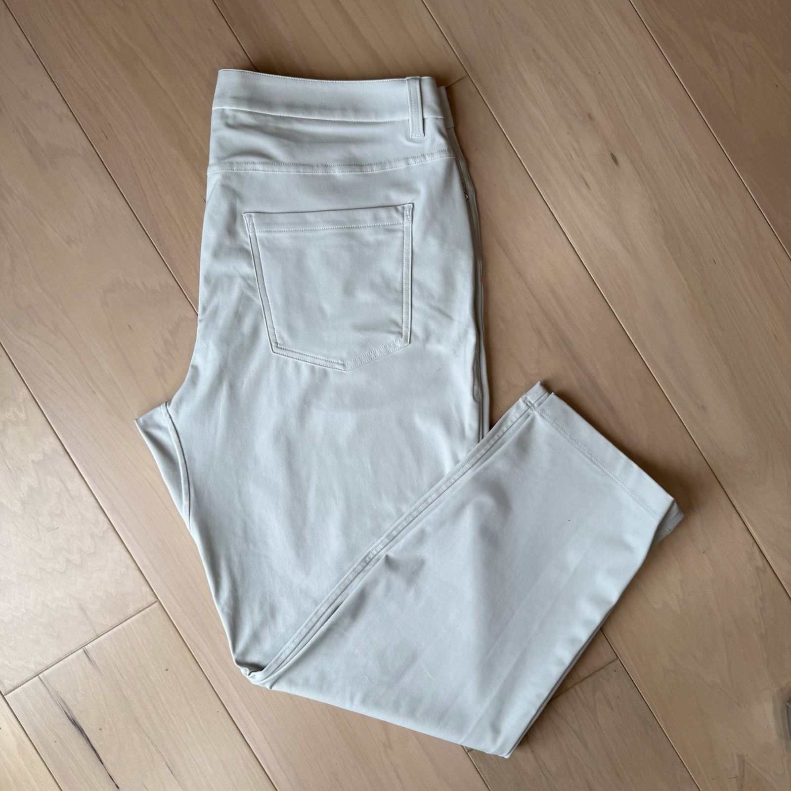 Lululemon Lululemon ABC Pants 35 White Cream Athleisure Workwear Size US 35 - 2 Thumbnail