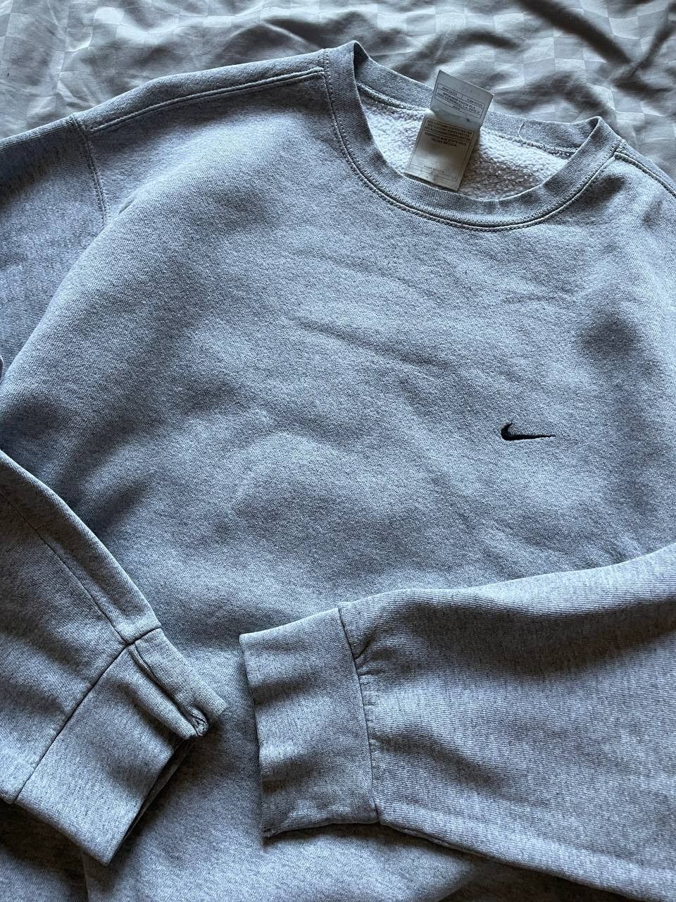 Nike 90s Vintage Nike Sweatshirt Boxy Fit Mini Swoosh Y2k Size US L / EU 52-54 / 3 - 5 Thumbnail