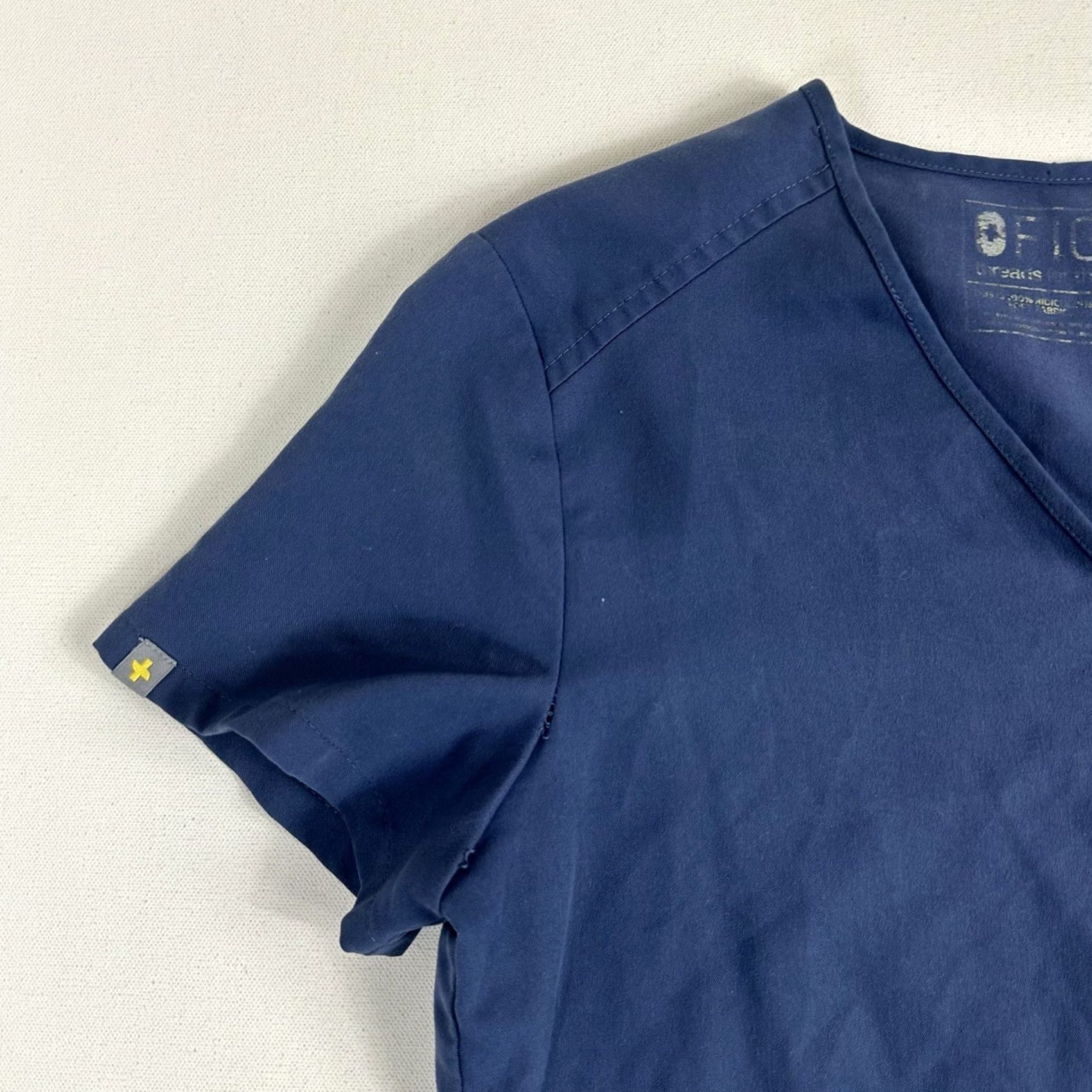 Vintage FIGS Scrub Top Shirt Women’s XS V Neck Blue Technical Collection Blue Size XS / US 0-2 / IT 36-38 - 3 Thumbnail