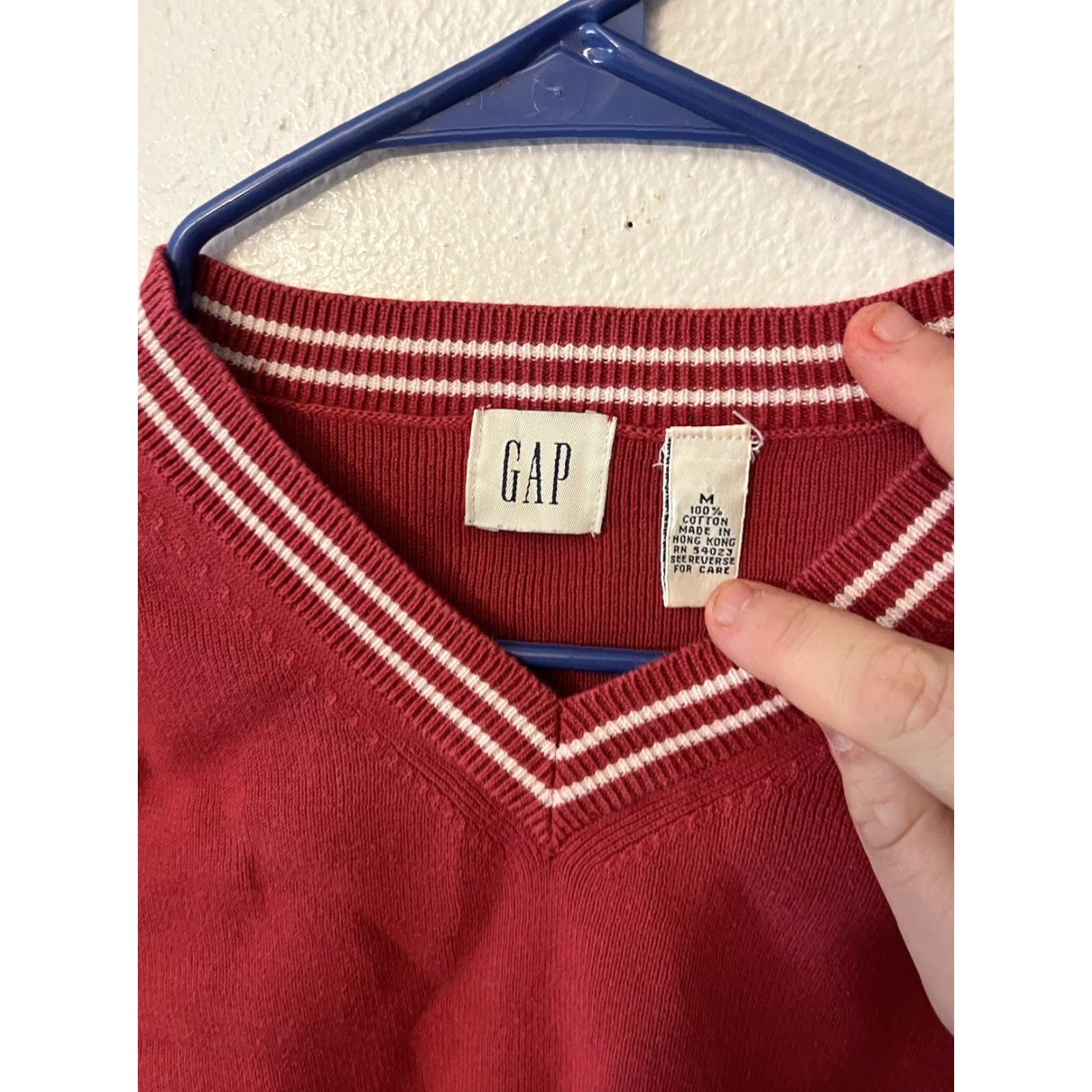 Gap GAP Red Sweater, Women's Medium V-neck, Stretch Sweater Size M / US 6-8 / IT 42-44 - 2 Thumbnail