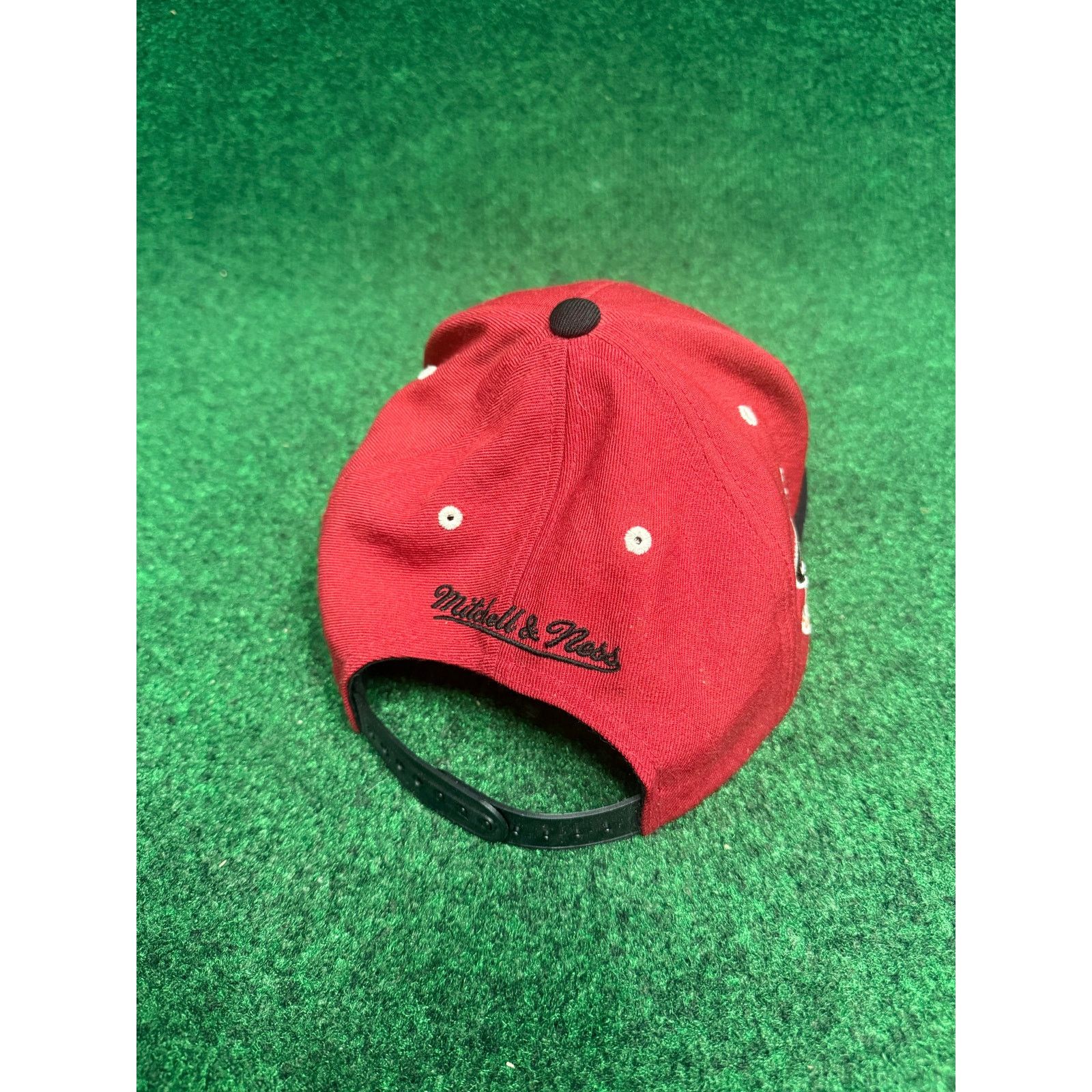 Mitchell & Ness Miami Heat Black and Red SnapBack OSFA Hat Unisex Size ONE SIZE - 3 Thumbnail