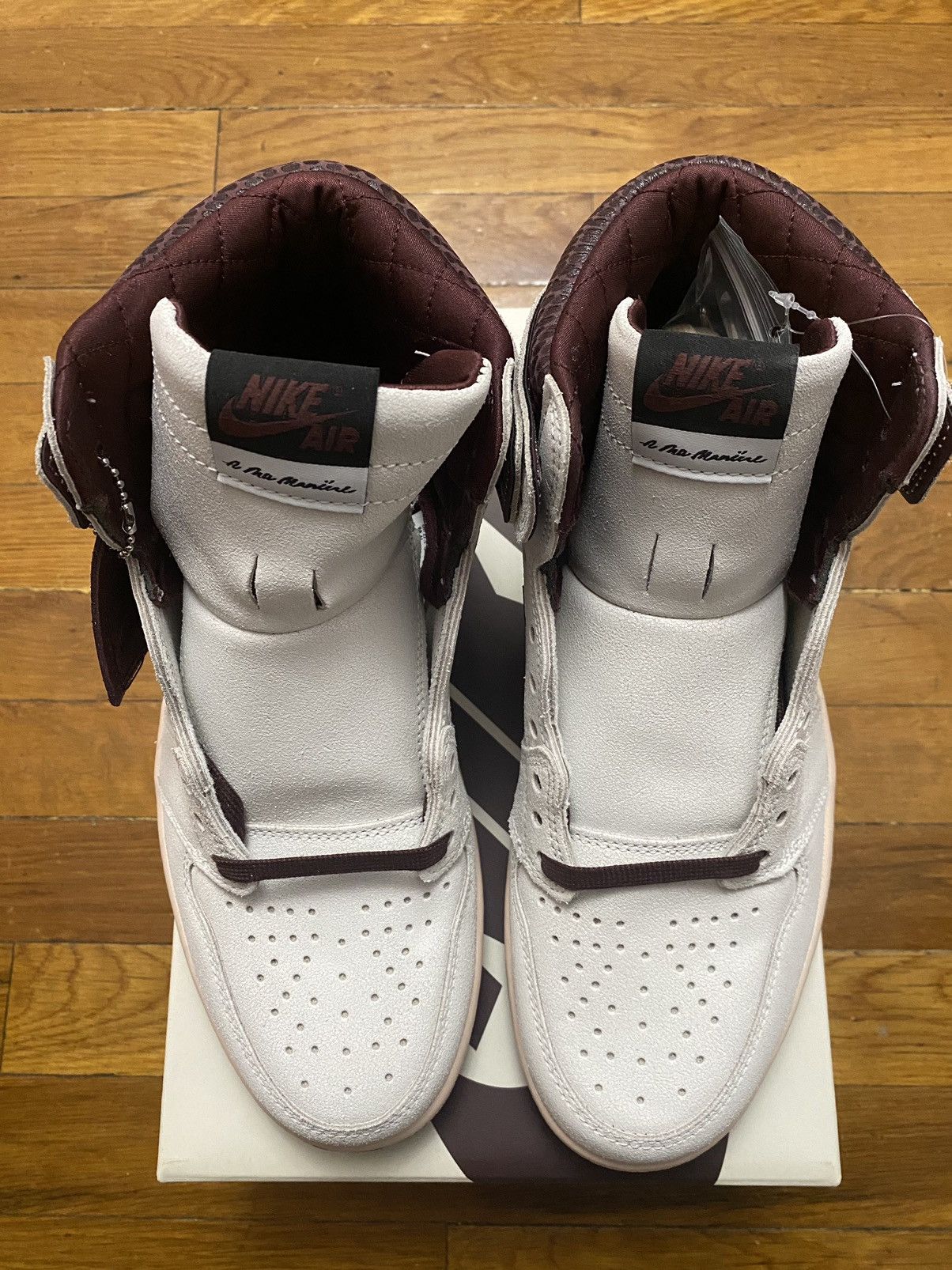 A Ma Maniere × Jordan Brand × Nike Size 9.5 - Air Jordan 1 Retro High A Ma Maniere Sail Men’s Size US 9.5 / EU 42-43 - 4 Thumbnail