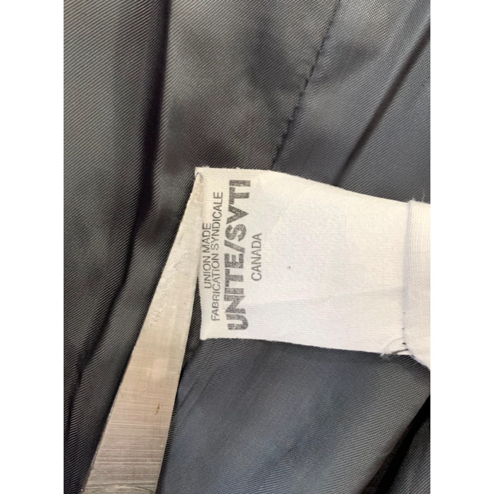 Peter Millar Peter Millar Blazer Mens 42R Gray Wool Sport Coat Canada 100% Wool Two Button Full Lined Adult Mens 44 Chest Size 42R - 5 Thumbnail