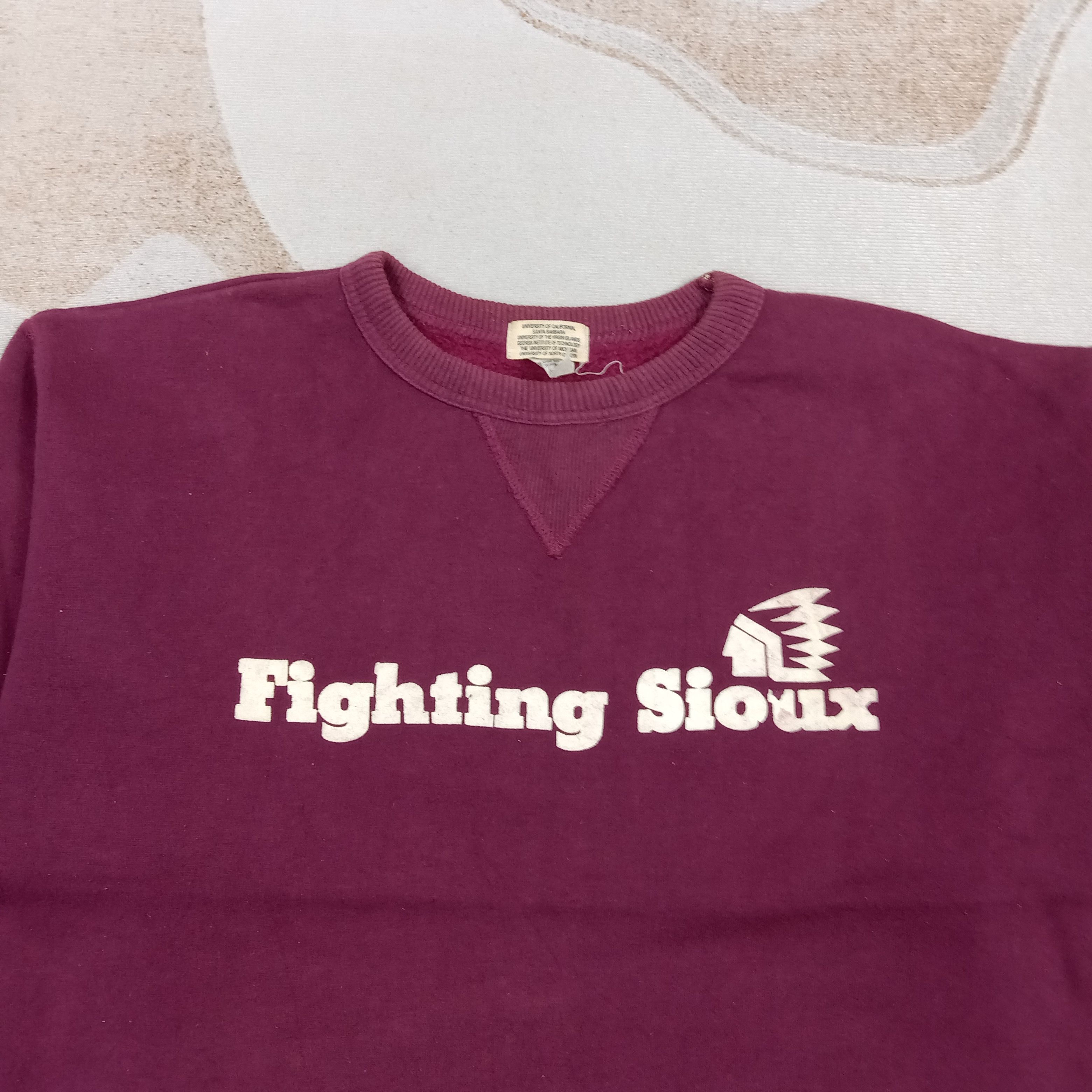 Vintage Fighting Sioux University Of California Sweatshirt C286N14 Size US L / EU 52-54 / 3 - 2 Thumbnail