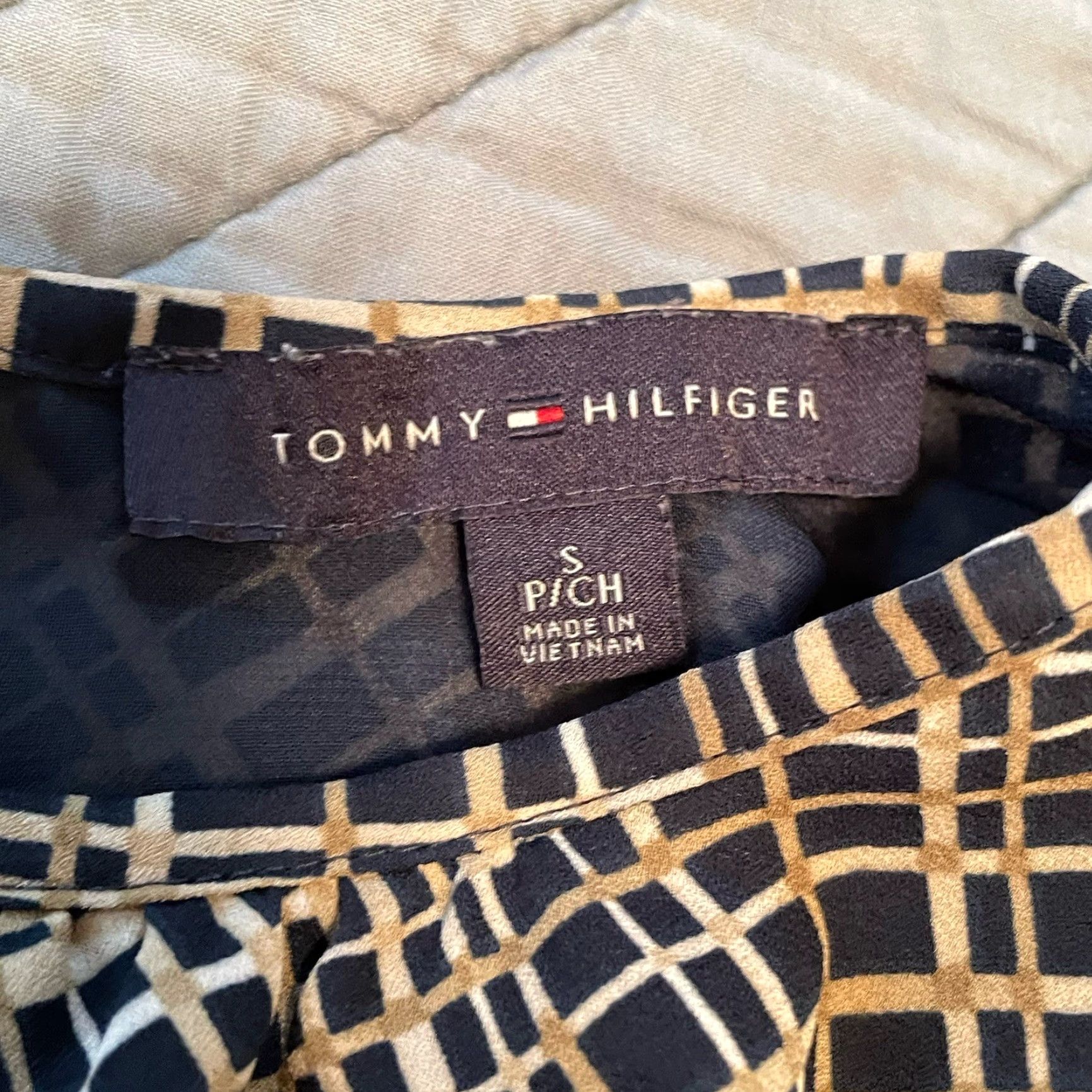 Tommy Hilfiger Tommy Hilfiger Blouse Women S Striped Black Tan Beige Lined Elastic Waist Puff Sleeve Size S / US 4 / IT 40 - 4 Thumbnail
