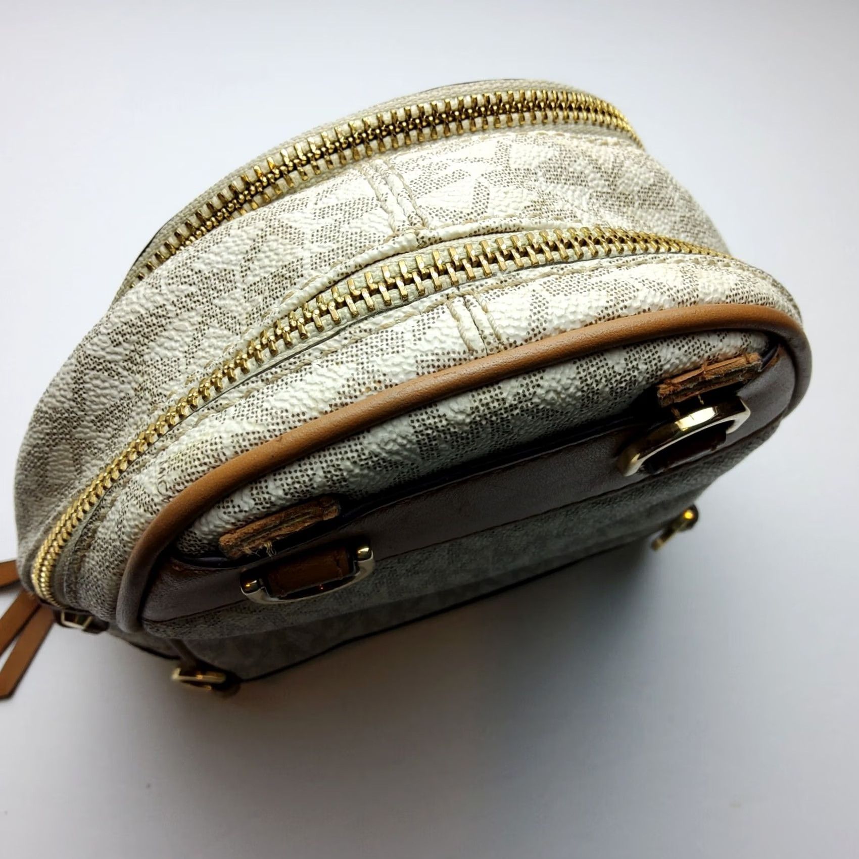 Michael Kors VINTAGE Michael Kors MK Signature Mini Backpack Women Mini Leather Multicolor 8x7x3 Straps Not Included Women Size ONE SIZE - 4 Thumbnail