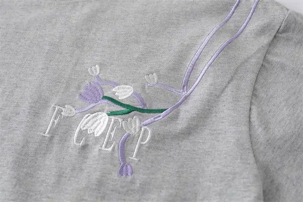Japanese Brand Minami x Mami Floral embroidery loose casual cotton tee Size US L / EU 52-54 / 3 - 4 Thumbnail