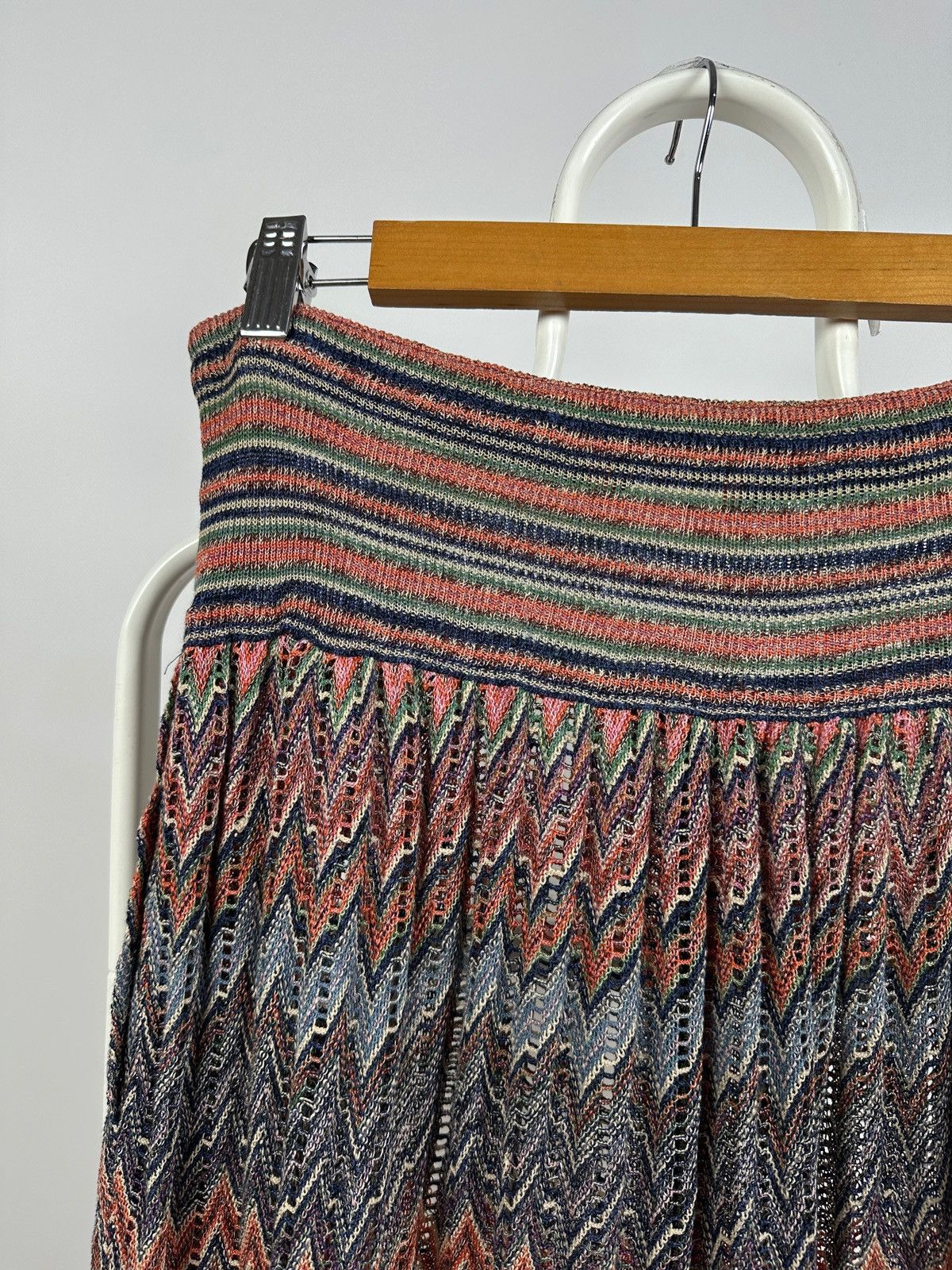 Missoni 90s Vintage Missoni Zigzag Crochet Knit A-Line Midi Skirt Size 28" / US 6 / IT 42 - 13 Thumbnail