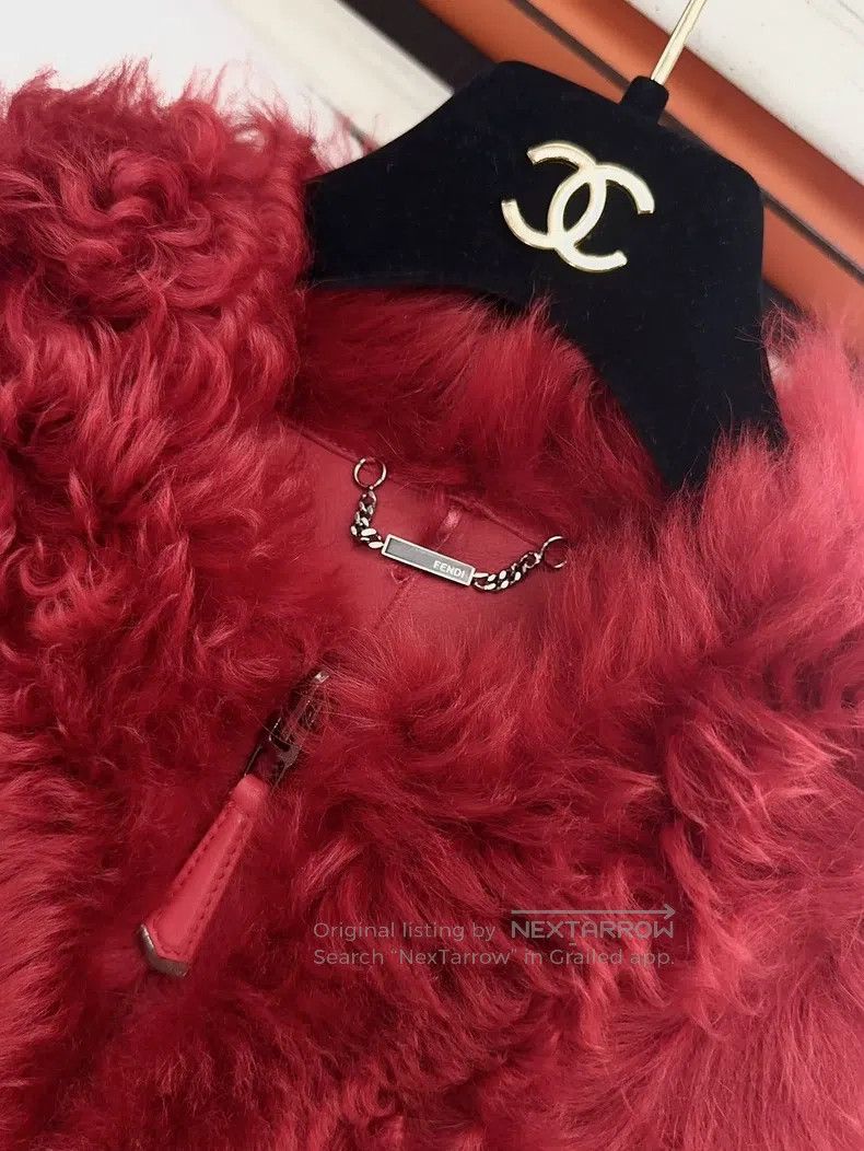 Fendi Fendi Red reversible fur vest double-sided wear coat Size M / US 6-8 / IT 42-44 - 2 Thumbnail