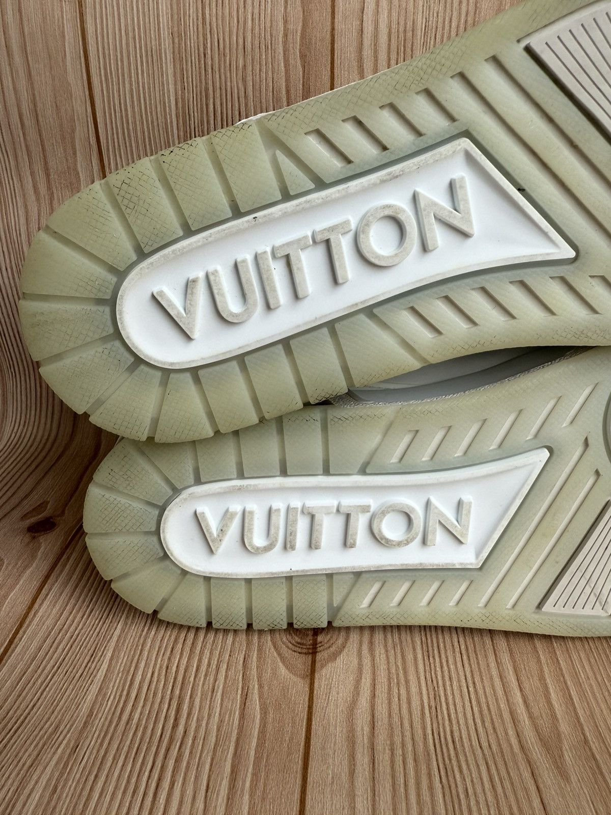 Louis Vuitton White/gray trainers Size US 7 / EU 40 - 23 Thumbnail