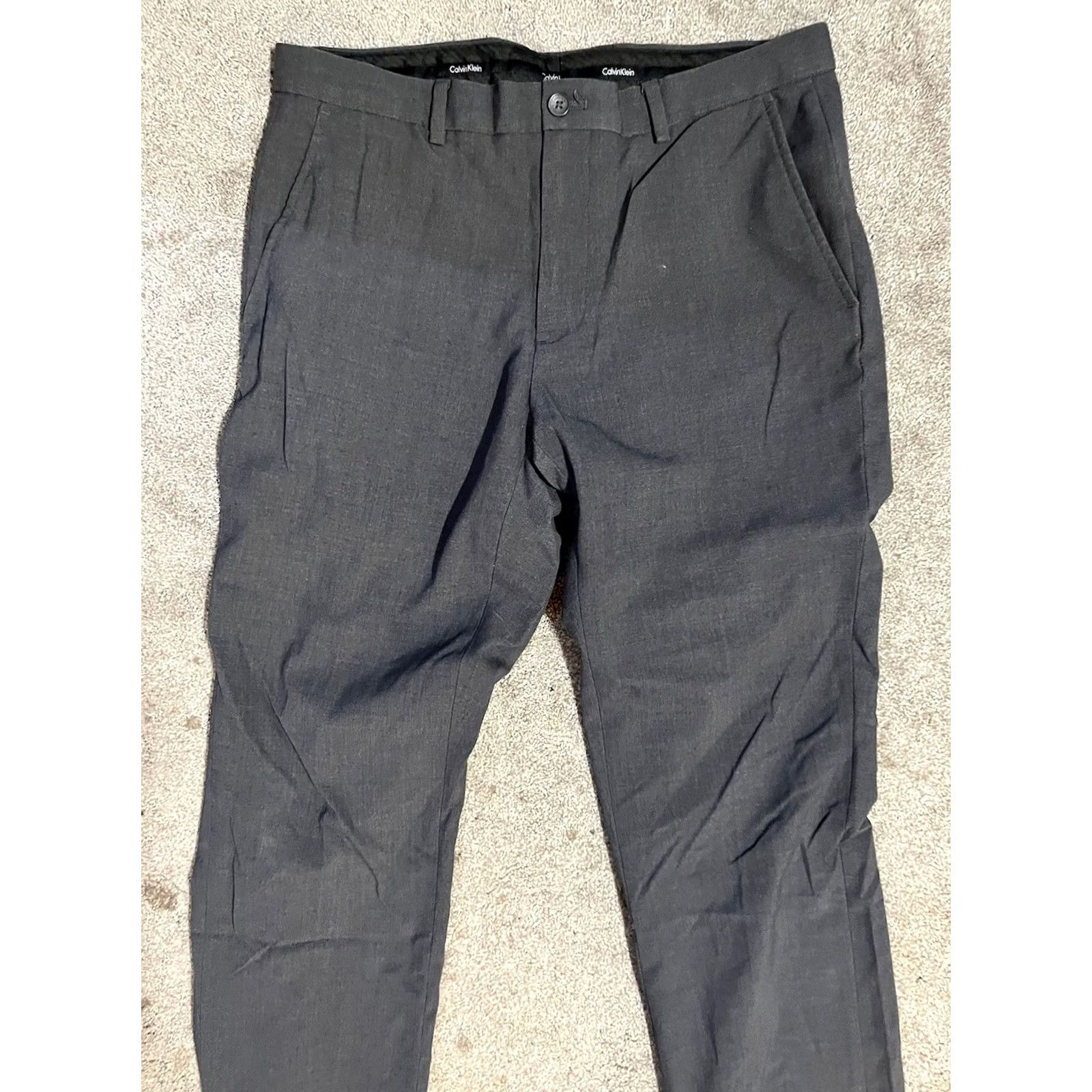 Calvin Klein Calvin Klein Men Dress Pants Gray 31x30 Body Fit Regular Size 31 Inseam 30 Size US 31 - 4 Thumbnail
