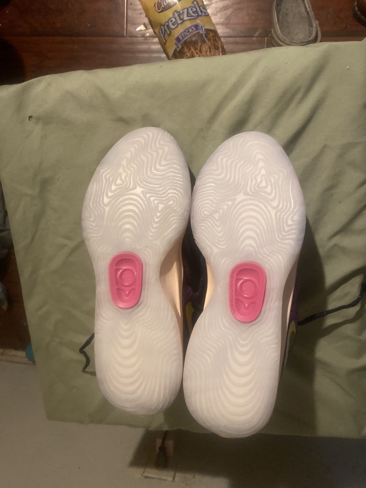 Nike KD 17 travel ball Size US 11 / EU 44 - 4 Thumbnail
