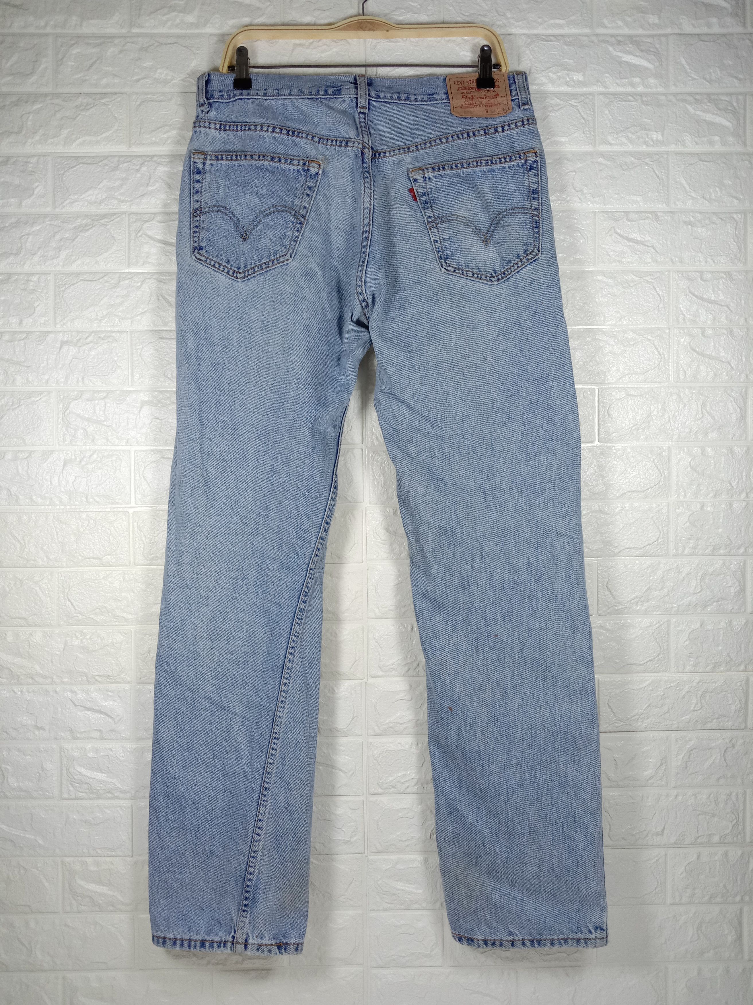 Levi's Vintage Levi's 505 Jeans Light Wash Distressed Denim Size US 33 - 5 Thumbnail