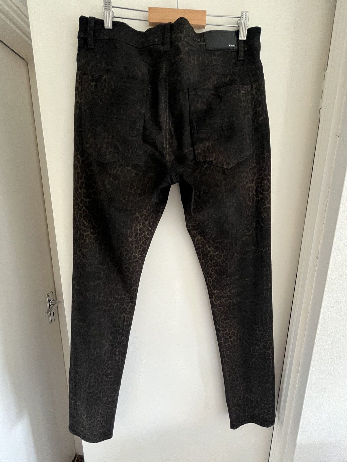 Amiri Amiri Leopard print blown knee Jeans Size US 36 / EU 52 - 2 Thumbnail