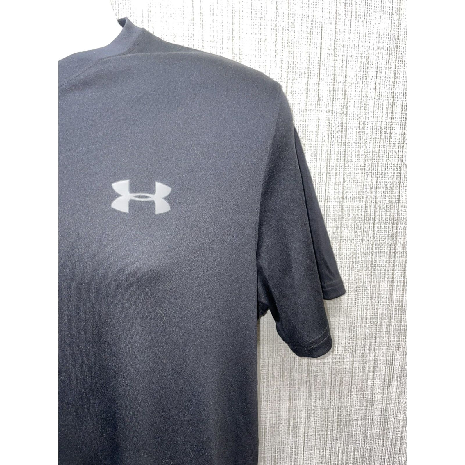 Under Armour VINTAGE Under Armour Athletic T-Shirt Mens M Black Activewear HearGear Loose Size US M / EU 48-50 / 2 - 3 Thumbnail