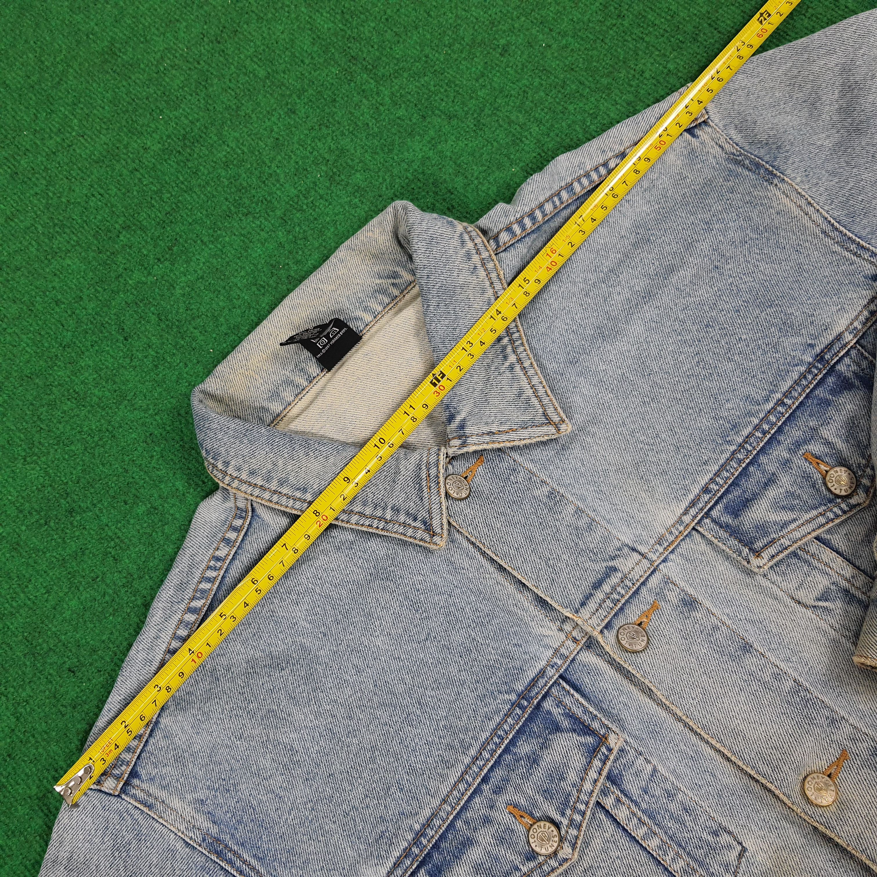 Vintage × Warner Bros Vintage Warner Bros. Studio Embroidered Denim Jeans Jacket Size US L / EU 52-54 / 3 - 9 Thumbnail