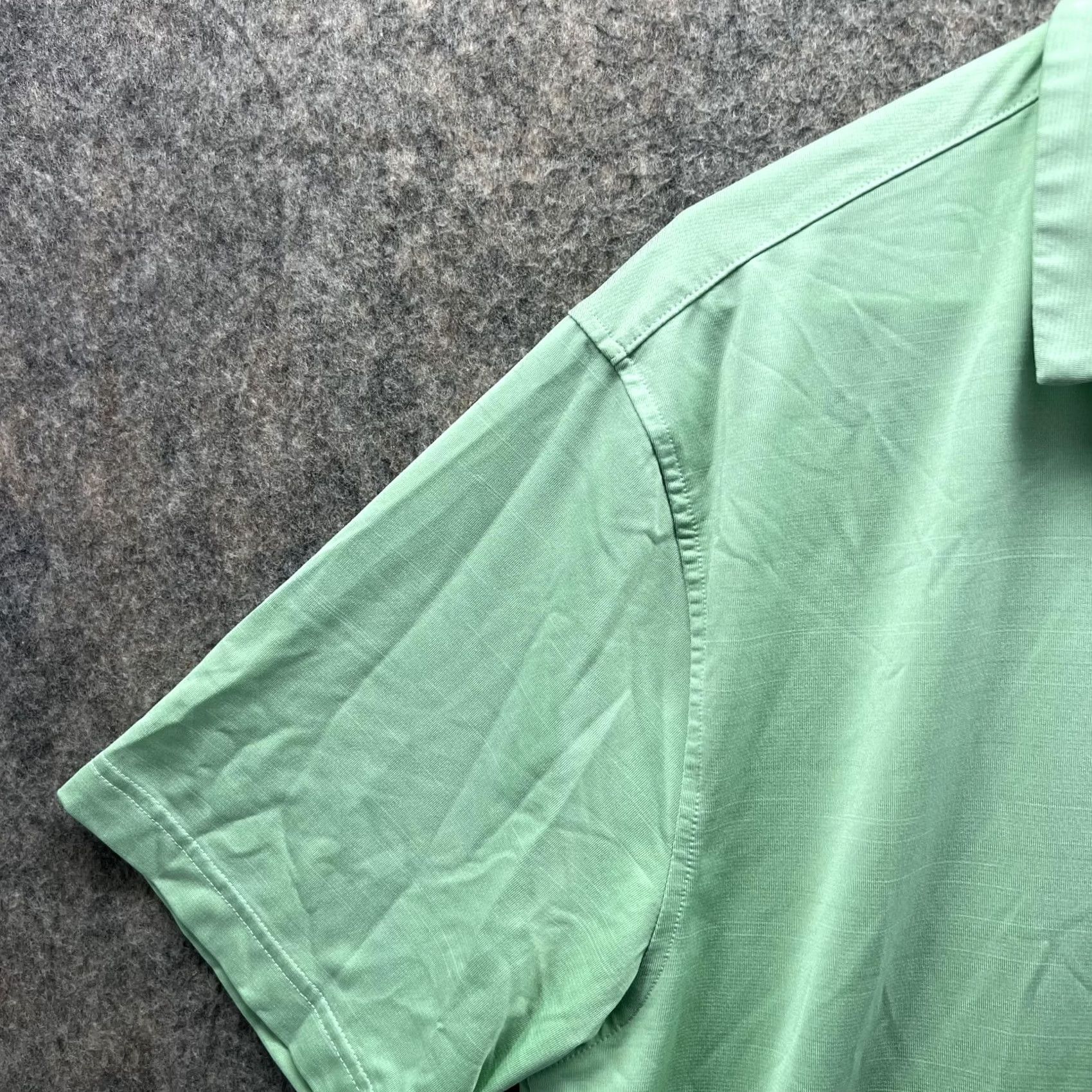 Under Armour Under Armour Polo Shirt Men Large Mint Green Loose Fit HeatGear Casual Golf Shirt Size US L / EU 52-54 / 3 - 3 Thumbnail