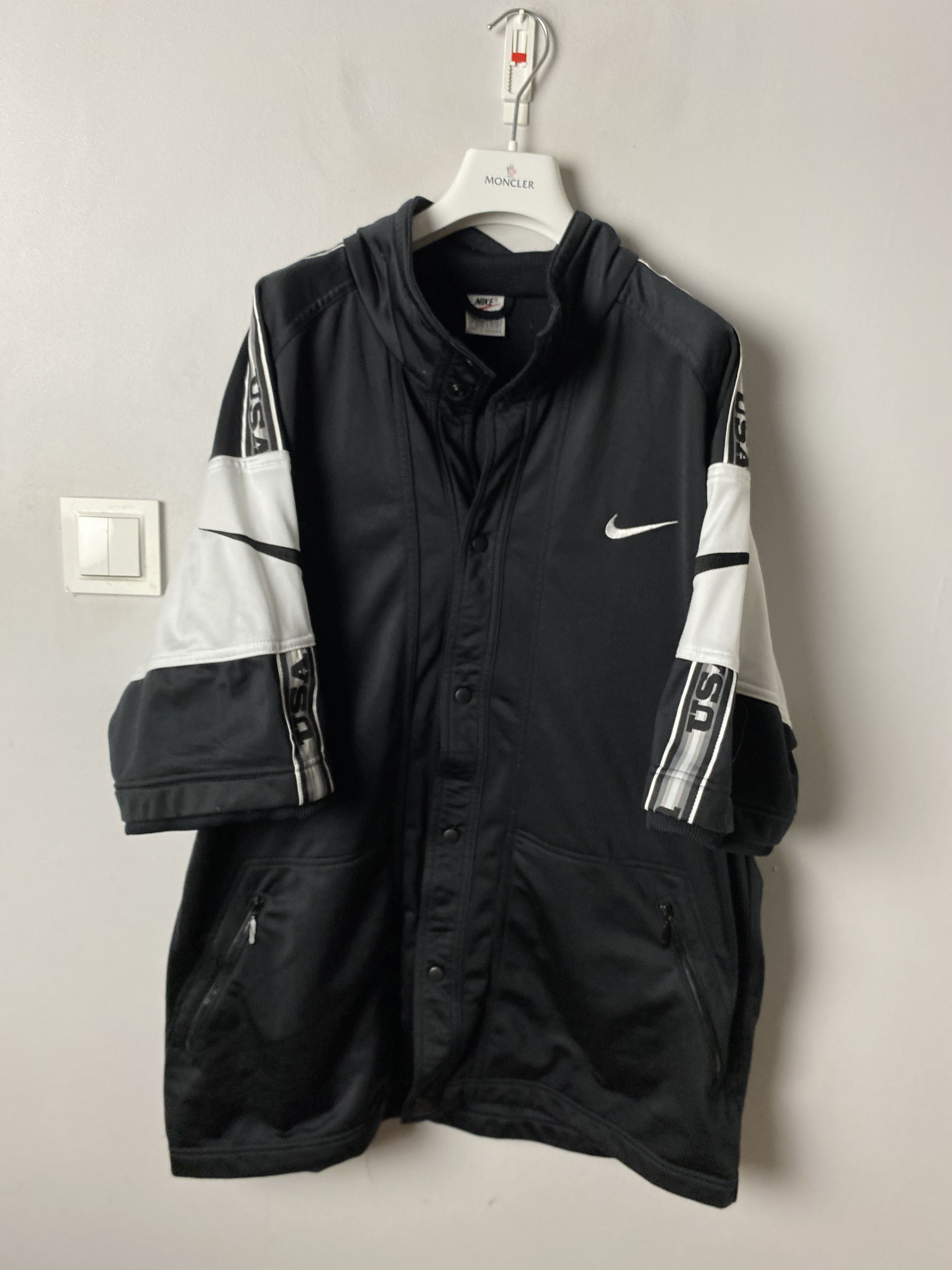 Vintage Nike big logo swoosh 90s vintage short sleeve hoodie Size US XL / EU 56 / 4 - 1 Thumbnail