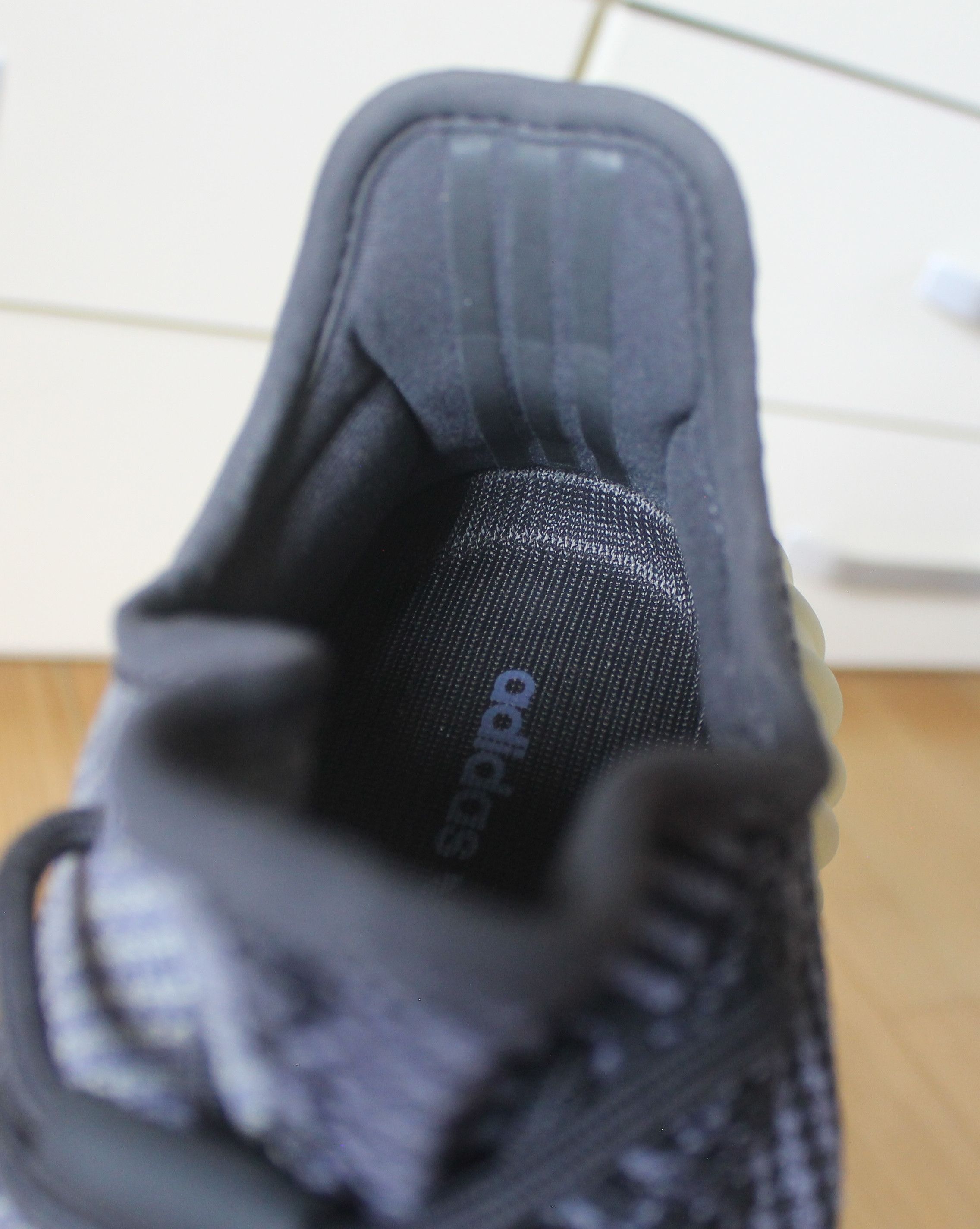Adidas Yeezy Boost 350 V2 Carbon FZ5000 Size US 9 / EU 42 - 12 Thumbnail