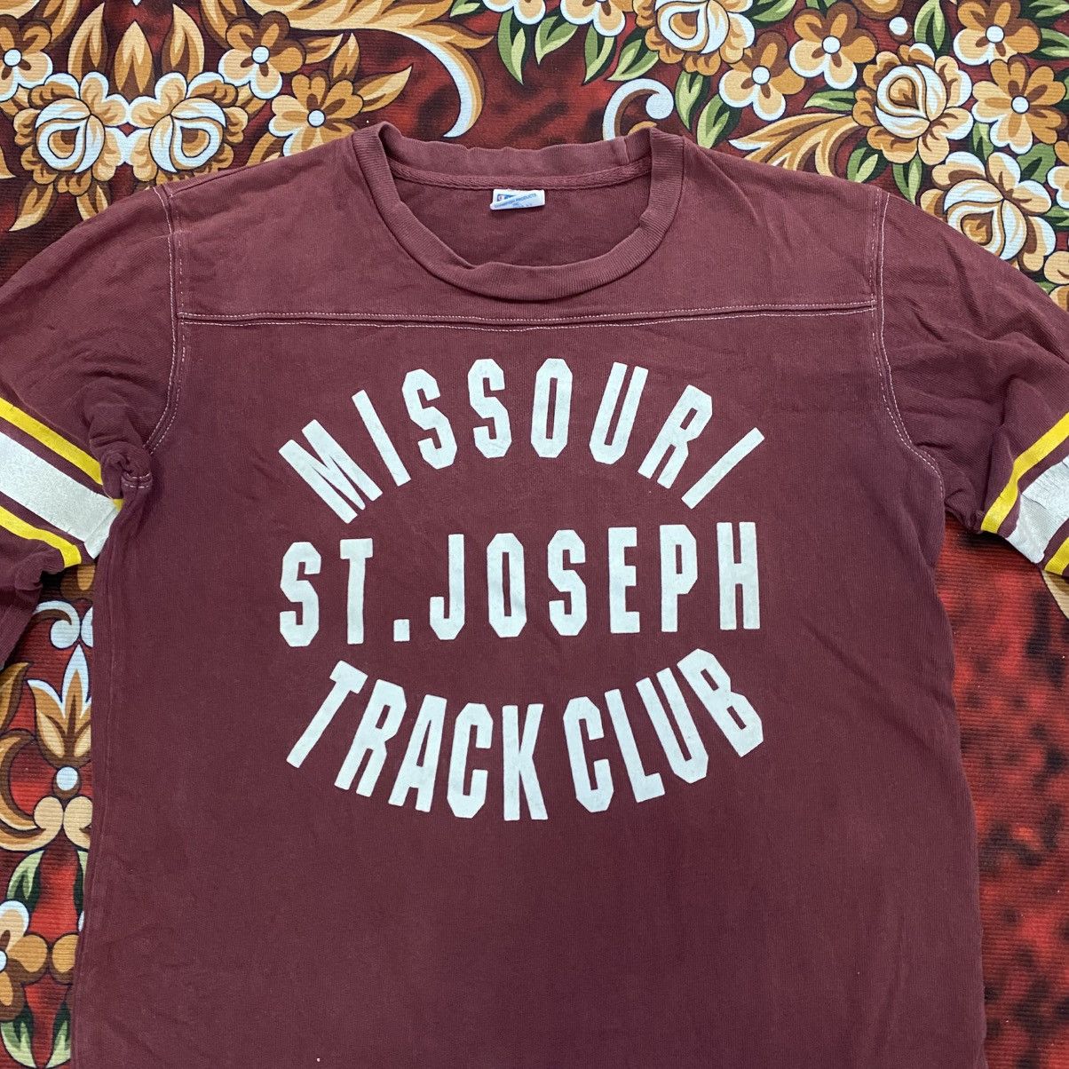 Champion × Vintage Vintage 90s St. Joseph Missouri Track Club Champion 3/4 Size US M / EU 48-50 / 2 - 2 Thumbnail