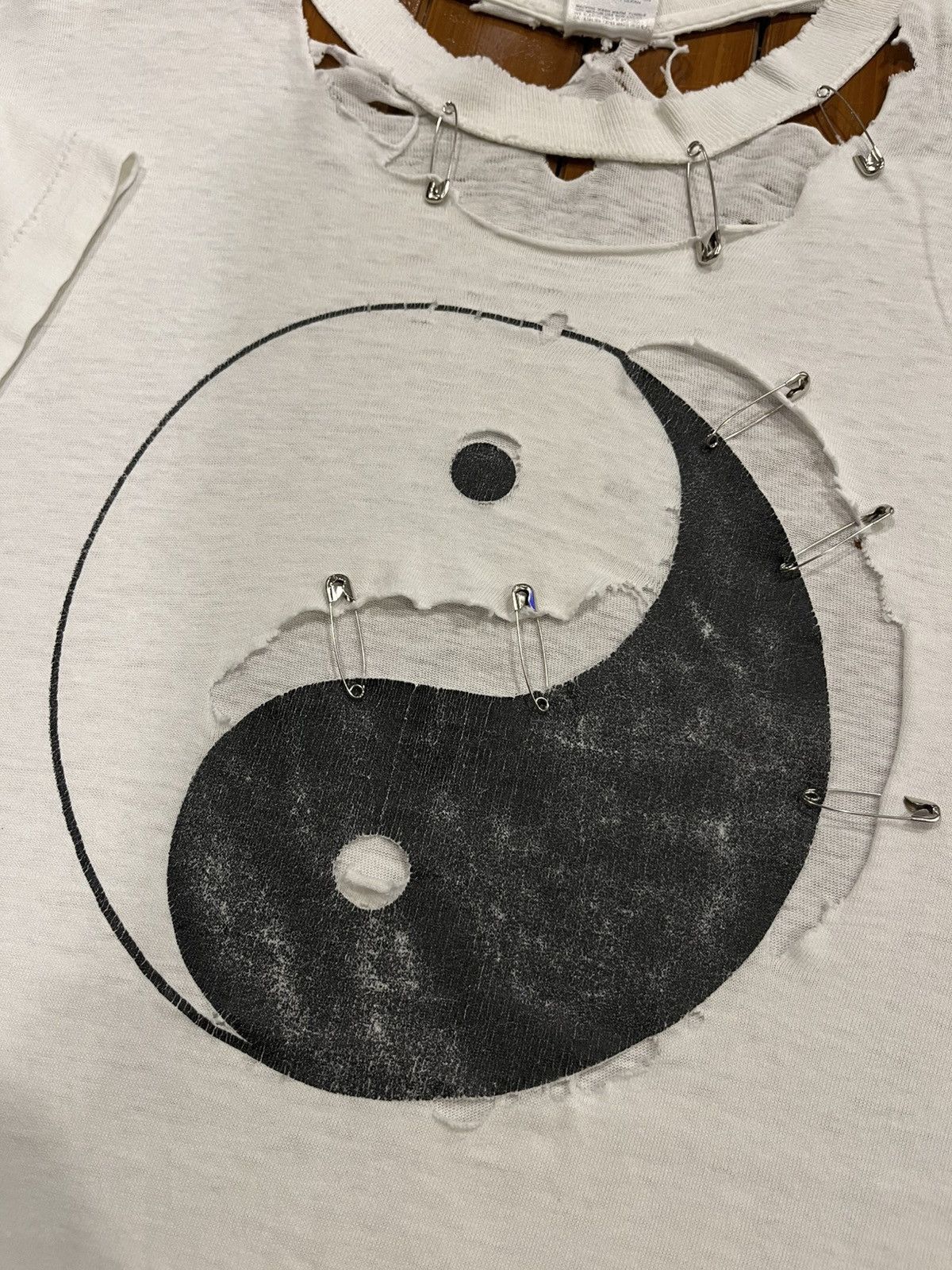 Other Vintage 90s Yin Yang T-Shirt Size US L / EU 52-54 / 3 - 4 Thumbnail