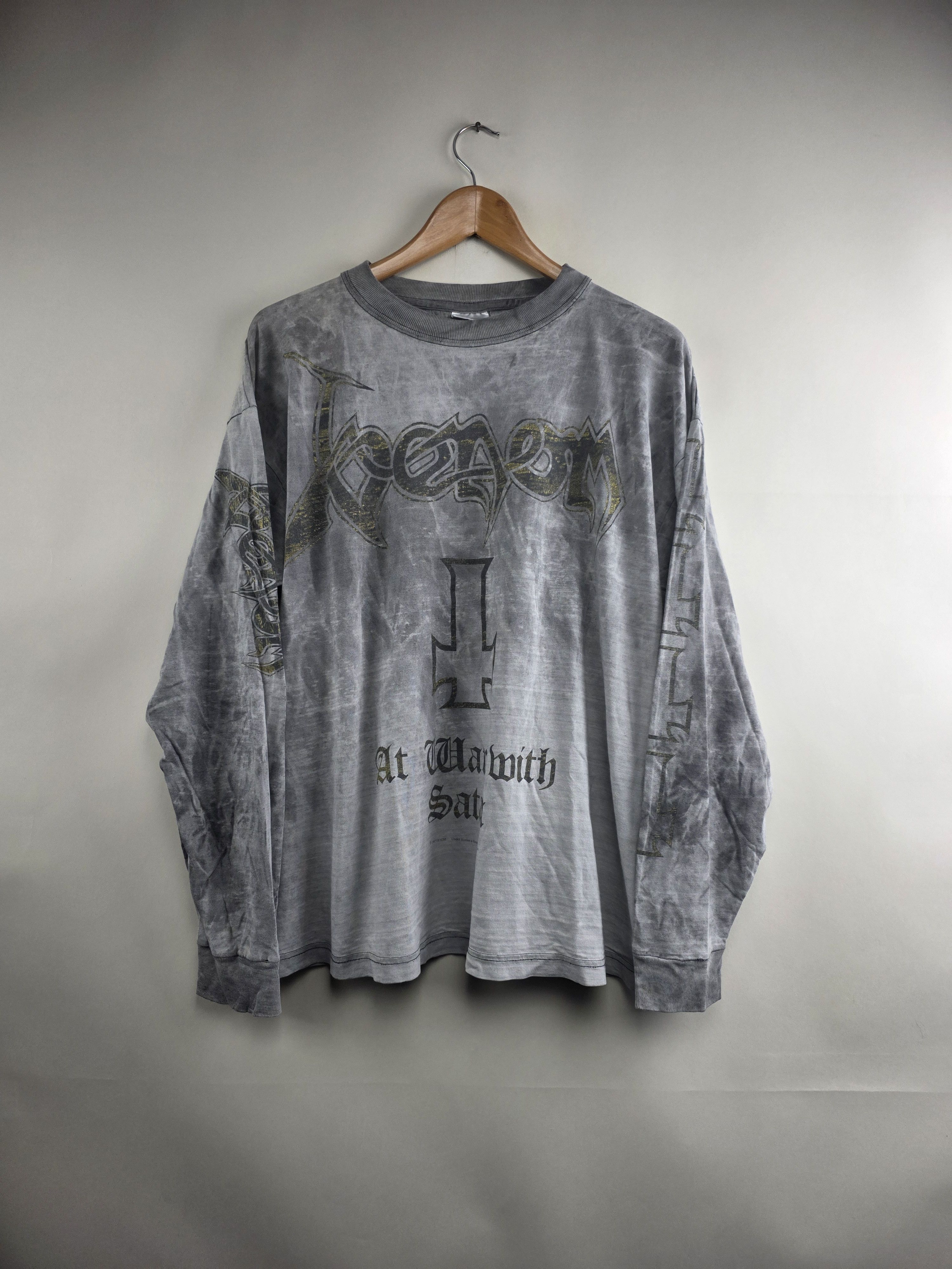 Band Tees × Vintage 1997 Venom At war with satan Long-sleeved XL 23.5" 27" Size US L / EU 52-54 / 3 - 1 Thumbnail