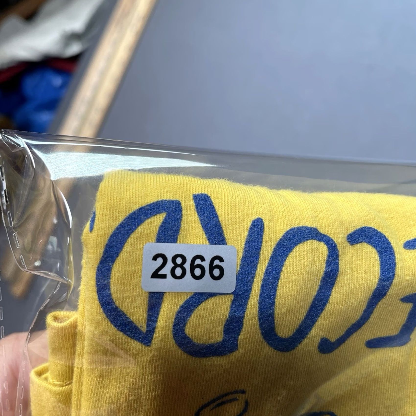 Sol Angeles Gimme Gimme Records Shirt Men’s XL Yellow Angeles T-Shirt Angel Los Angeles Highland Park Mens XL Yellow Vinyl Graphic Size US XL / EU 56 / 4 - 6 Thumbnail