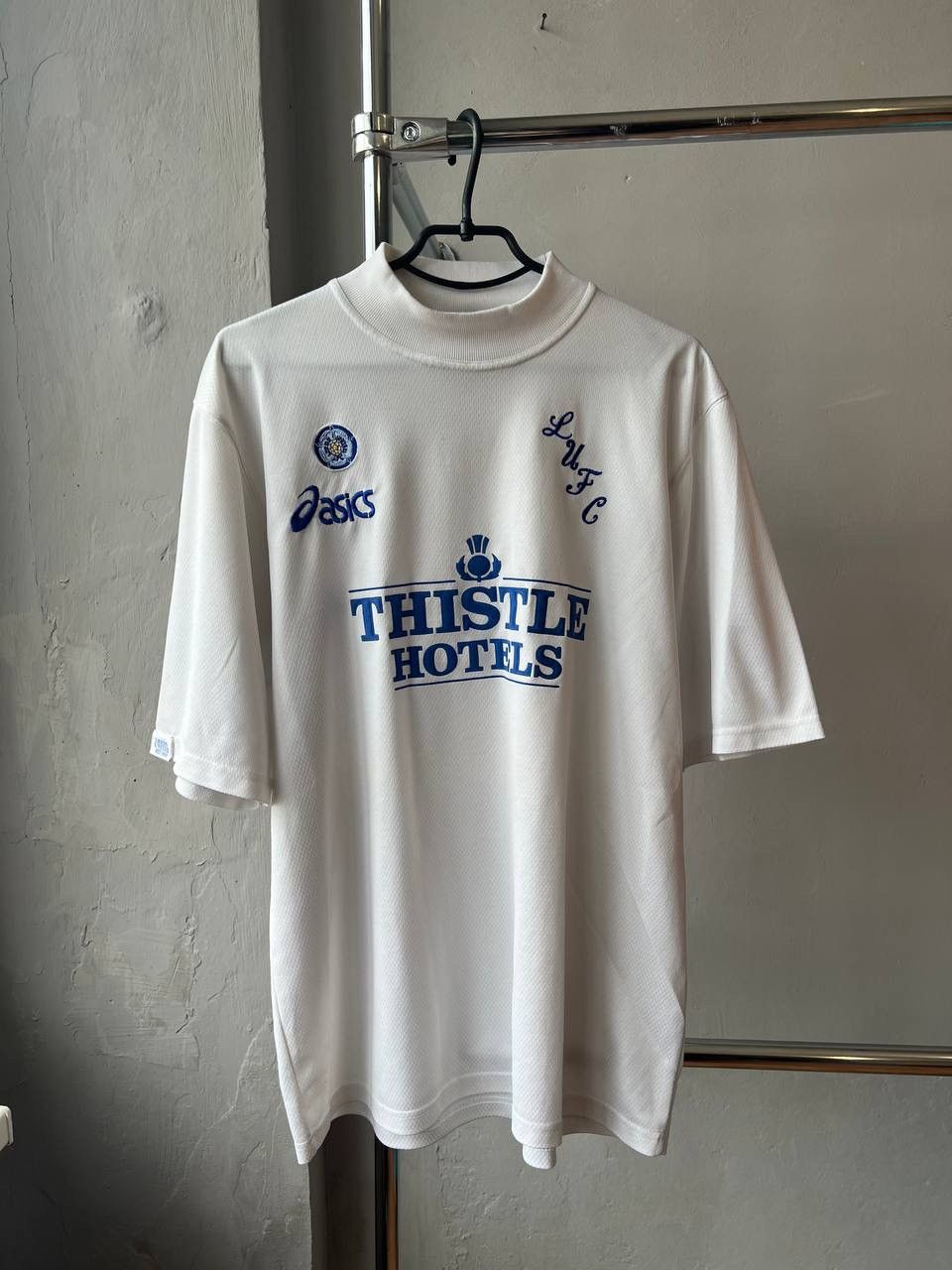 Asics 1995/96 LEDDS UNITED HOME SOCCER JERSEY FOOTBALL SHIRT ASICS Size US L / EU 52-54 / 3 - 2 Thumbnail