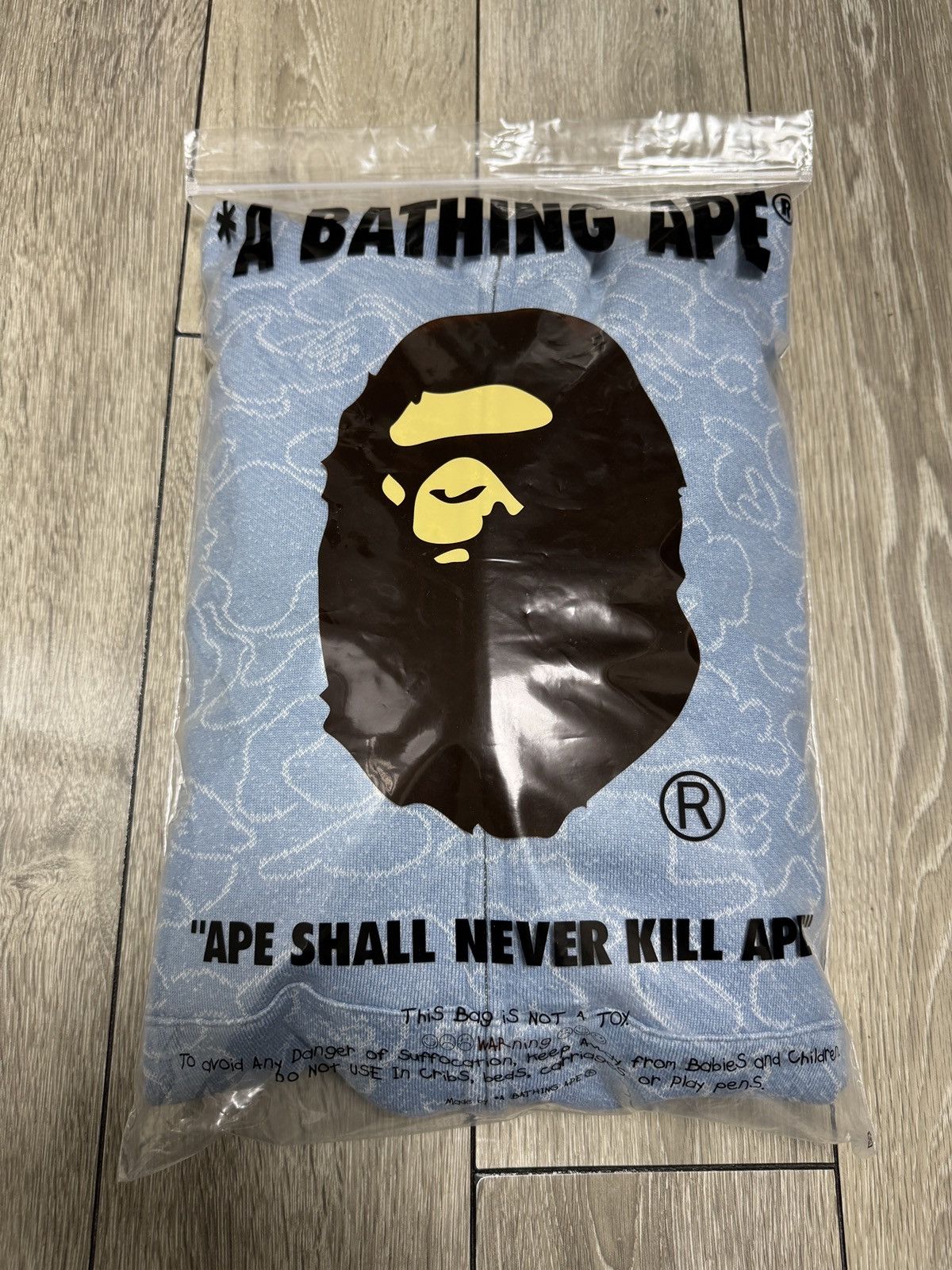 Bape × October's Very Own BAPE x OVO Neon 1st Camo Jacquard Shark Hoodie L Size US L / EU 52-54 / 3 - 8 Thumbnail