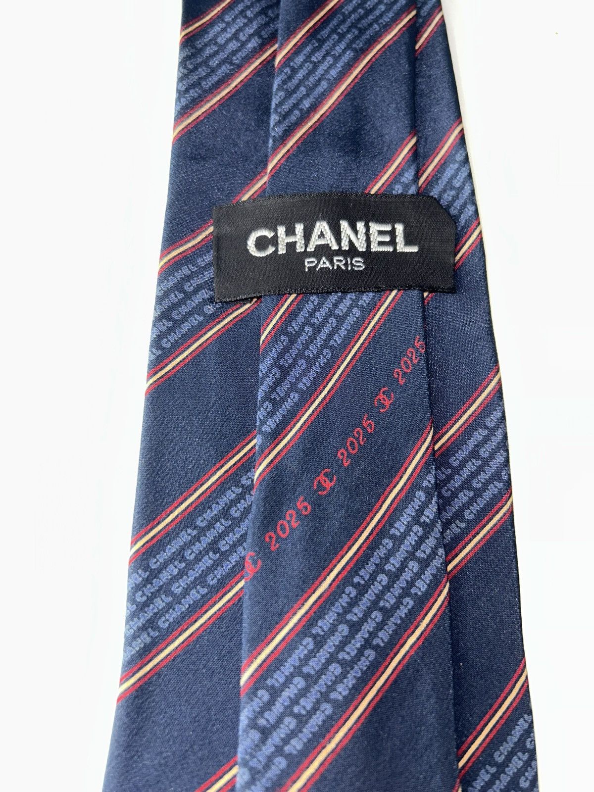 Chanel Chanel Navy Blue & Red Striped Men's Silk Neck Tie Size ONE SIZE - 7 Thumbnail