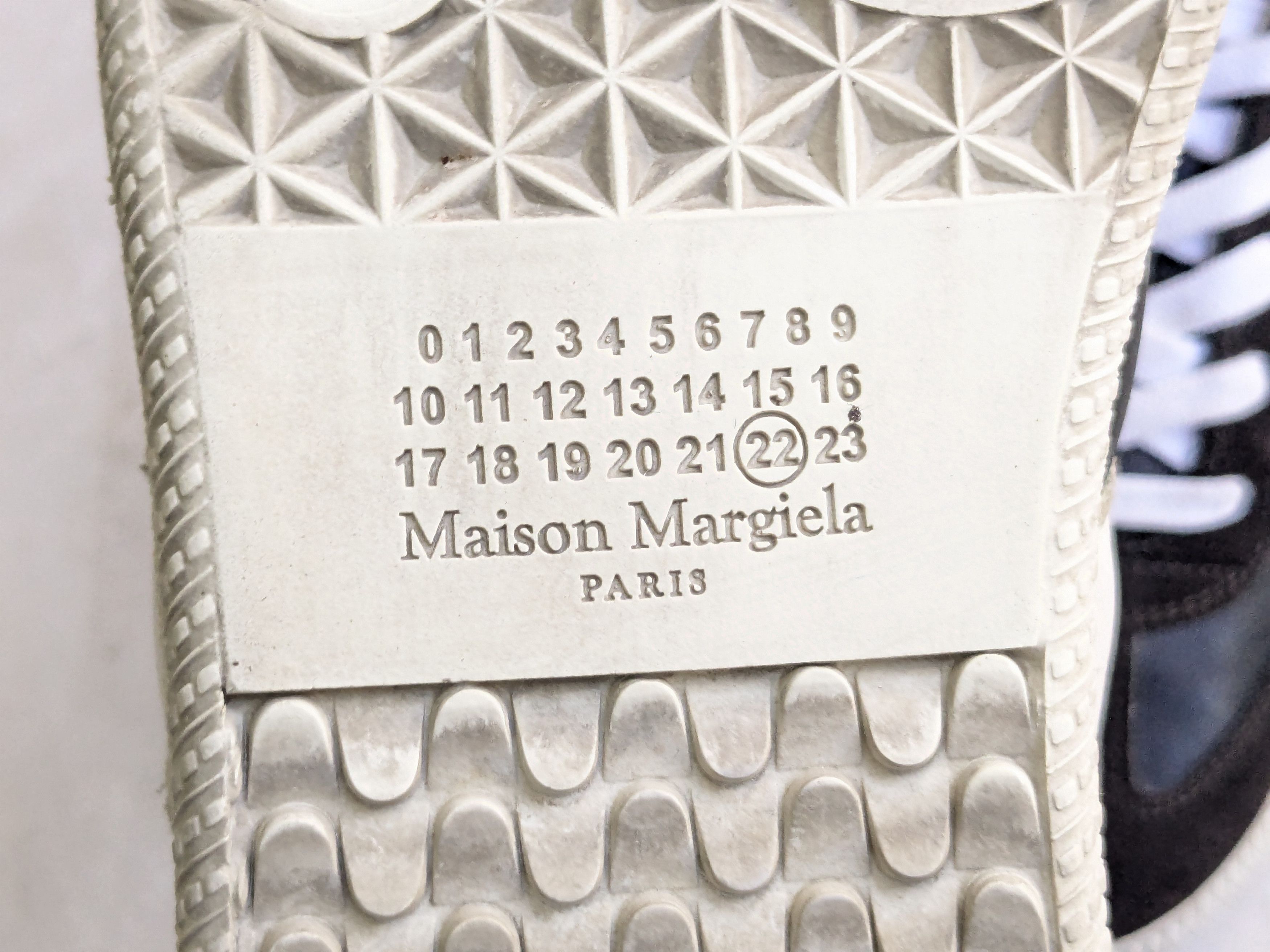Maison Margiela Maison Margiela Gat Sneaker Low Black White 40 7 Suede Size US 7 / EU 40 - 15 Thumbnail