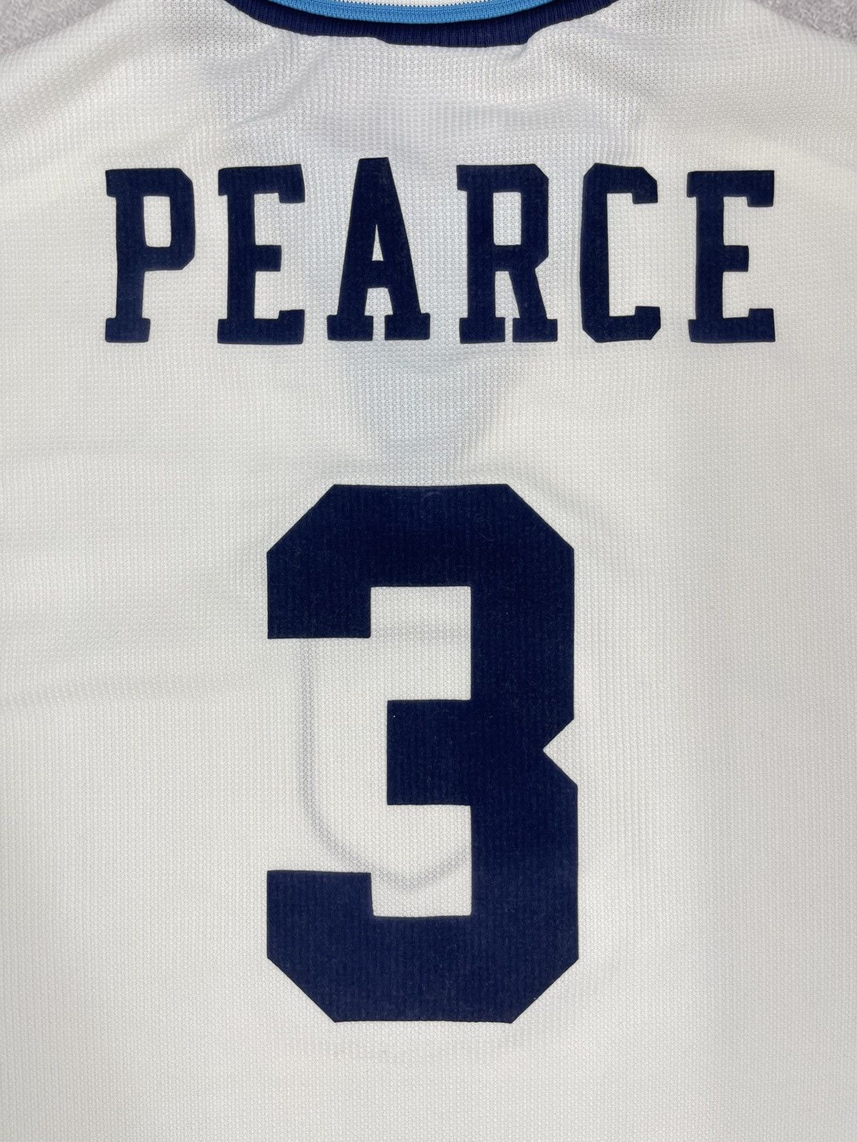 Umbro Vintage Umbro England 1996 Stuart Pearce 3 Soccer Jersey Y2K Size US L / EU 52-54 / 3 - 9 Thumbnail