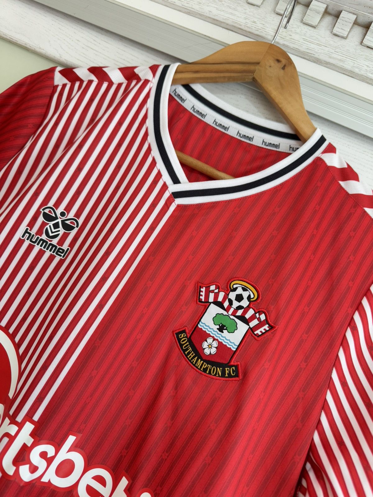 Hummel Southampton 2023-2024 Home Soccer Jersey Football Kit Shirt Size US S / EU 44-46 / 1 - 7 Thumbnail