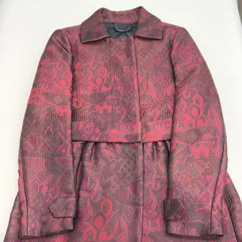 Burberry Burberry Wool Collar Women's Coat in Wine Size M / US 6-8 / IT 42-44 - 1 Thumbnail