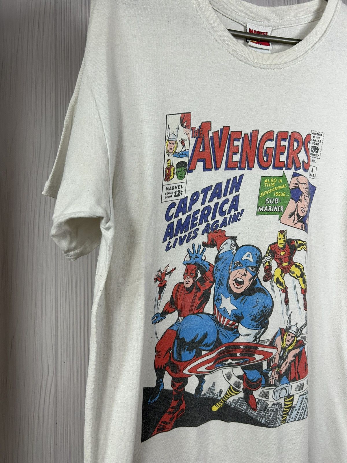 Marvel Comics Vintage Marvel Comics Avengers Captain America Lives T-Shirt Size US M / EU 48-50 / 2 - 2 Thumbnail