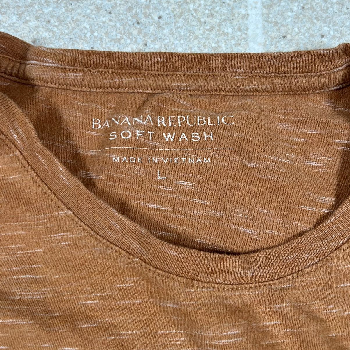 Banana Republic Banana Republic Mens L T-Shirt Orange Soft Wash Cotton Size US L / EU 52-54 / 3 - 2 Thumbnail