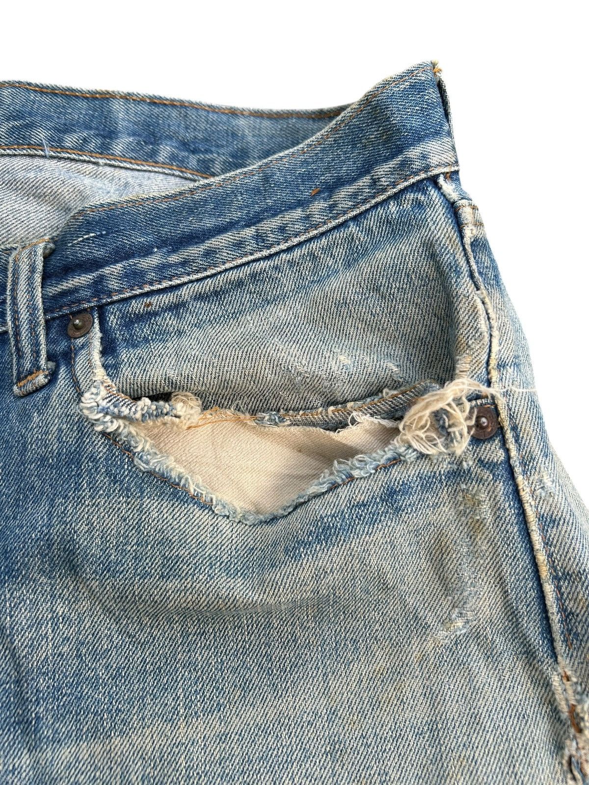 Levi's × Vintage 60s-70s THRASHED Levi's 6 Selvedge Vintage Denim Jeans Size US 32 / EU 48 - 9 Thumbnail